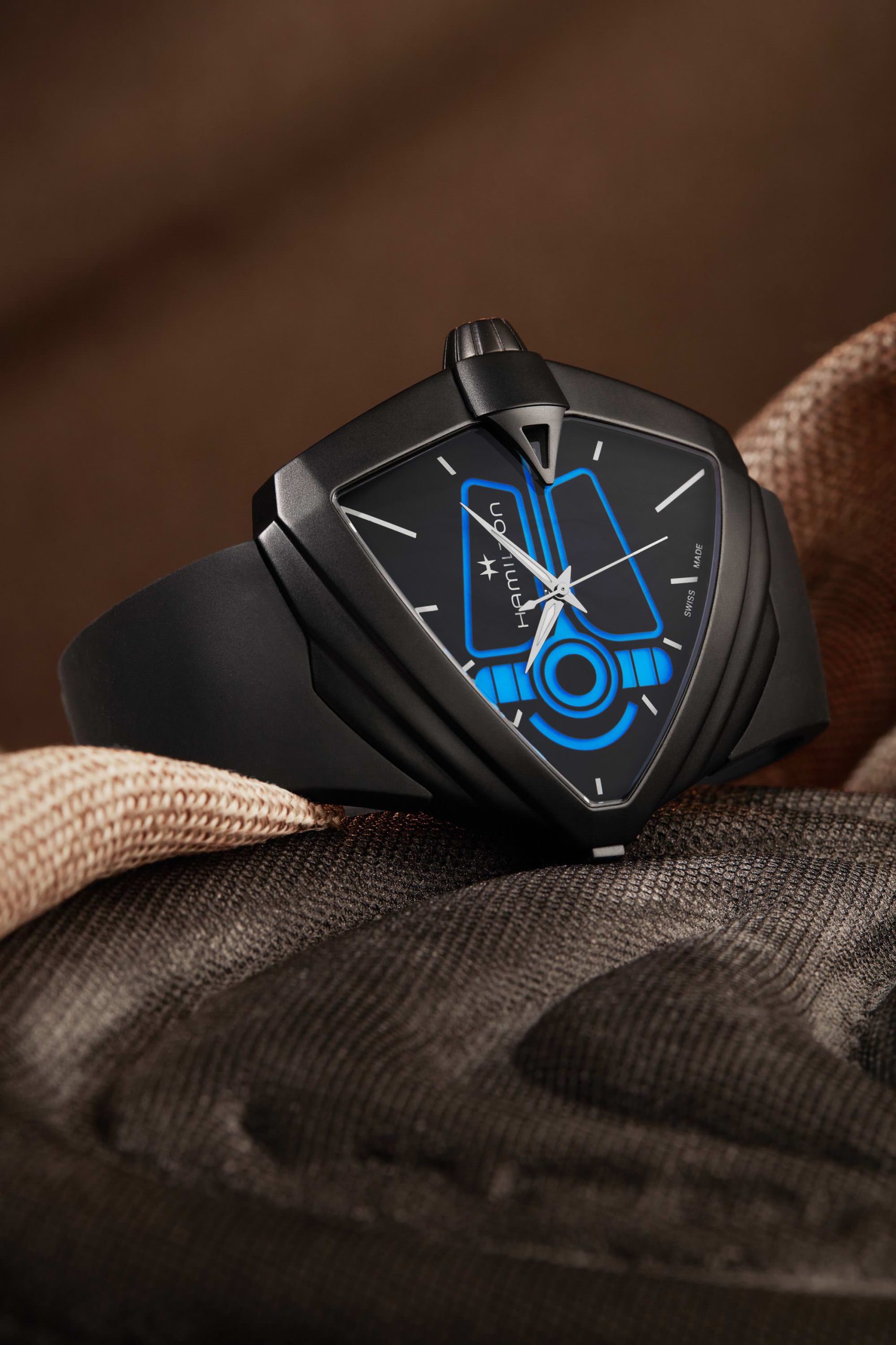 Hamilton Ventura XXL Bright Dune Limited Edition