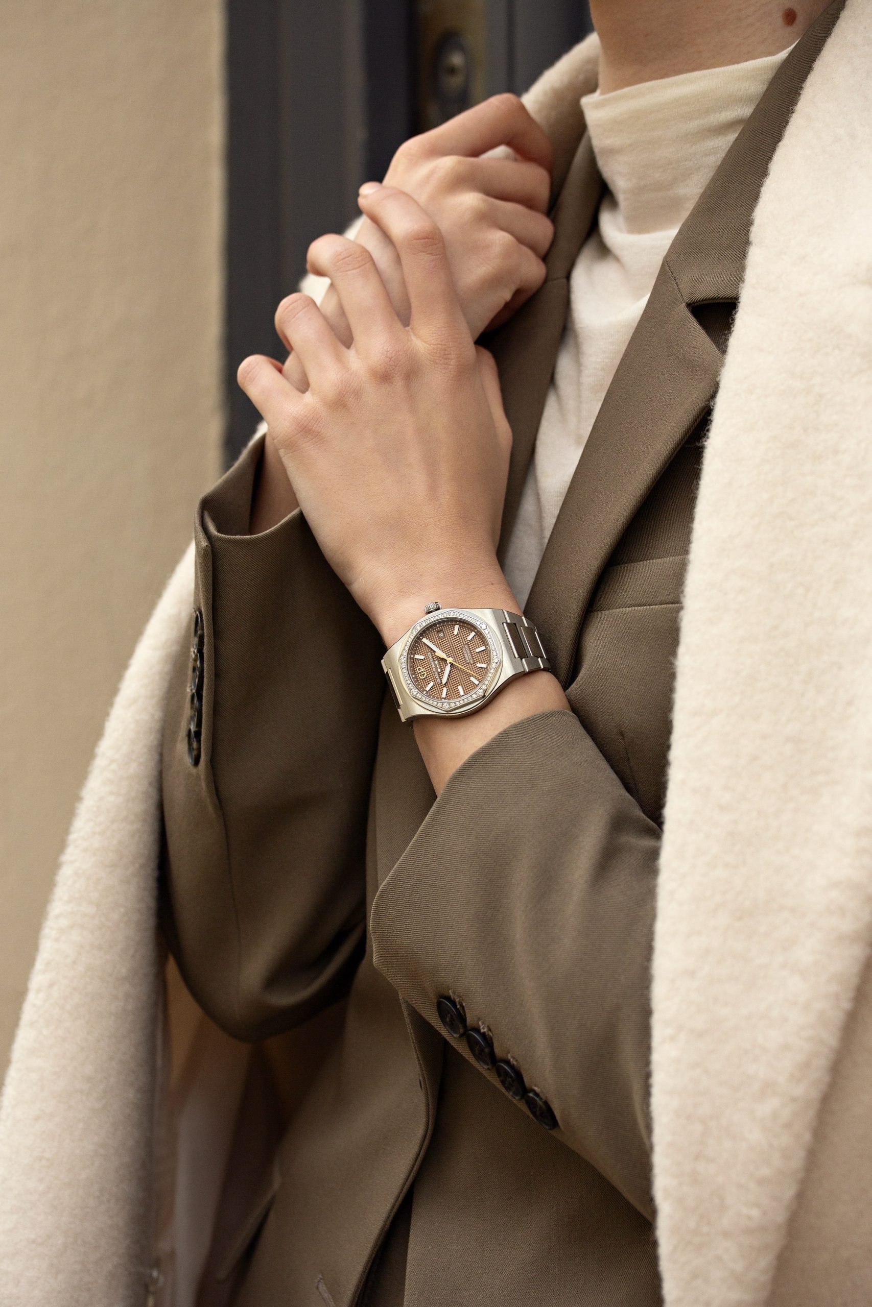 Girard-Perregaux Laureato 38 mm Copper Diamond Bezel