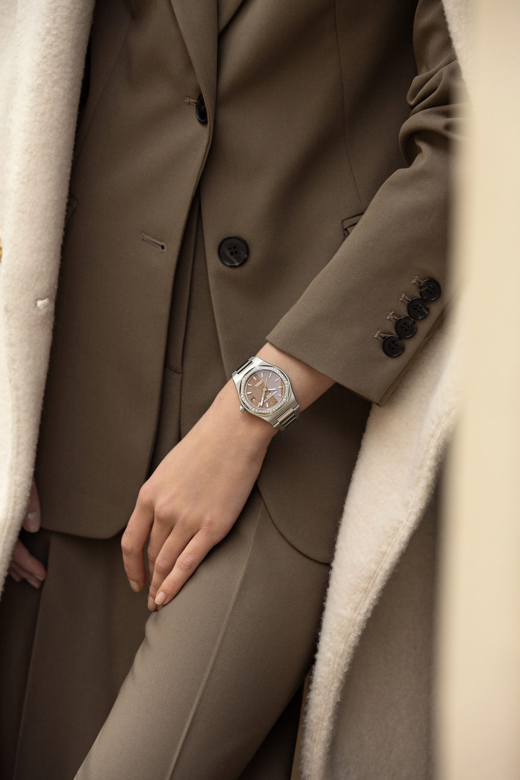 Laureato 38 mm Copper Diamond Bezel - Image 6