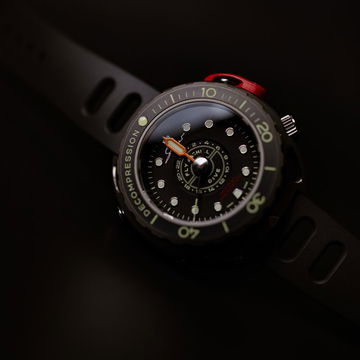 Singer Reimagined Divetrack