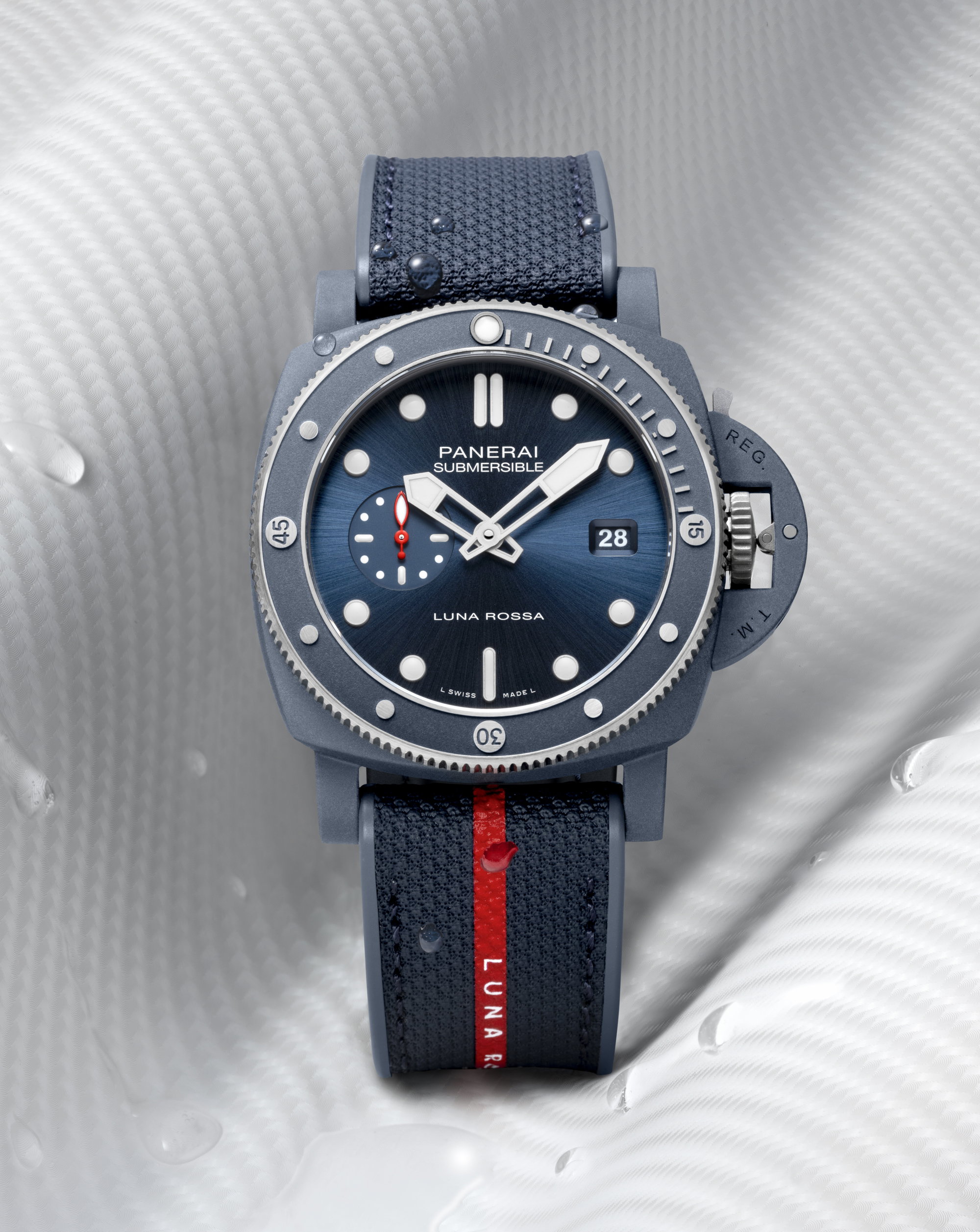 Panerai Submersible QuarantaQuattro Luna Rossa Ti-Ceramitech