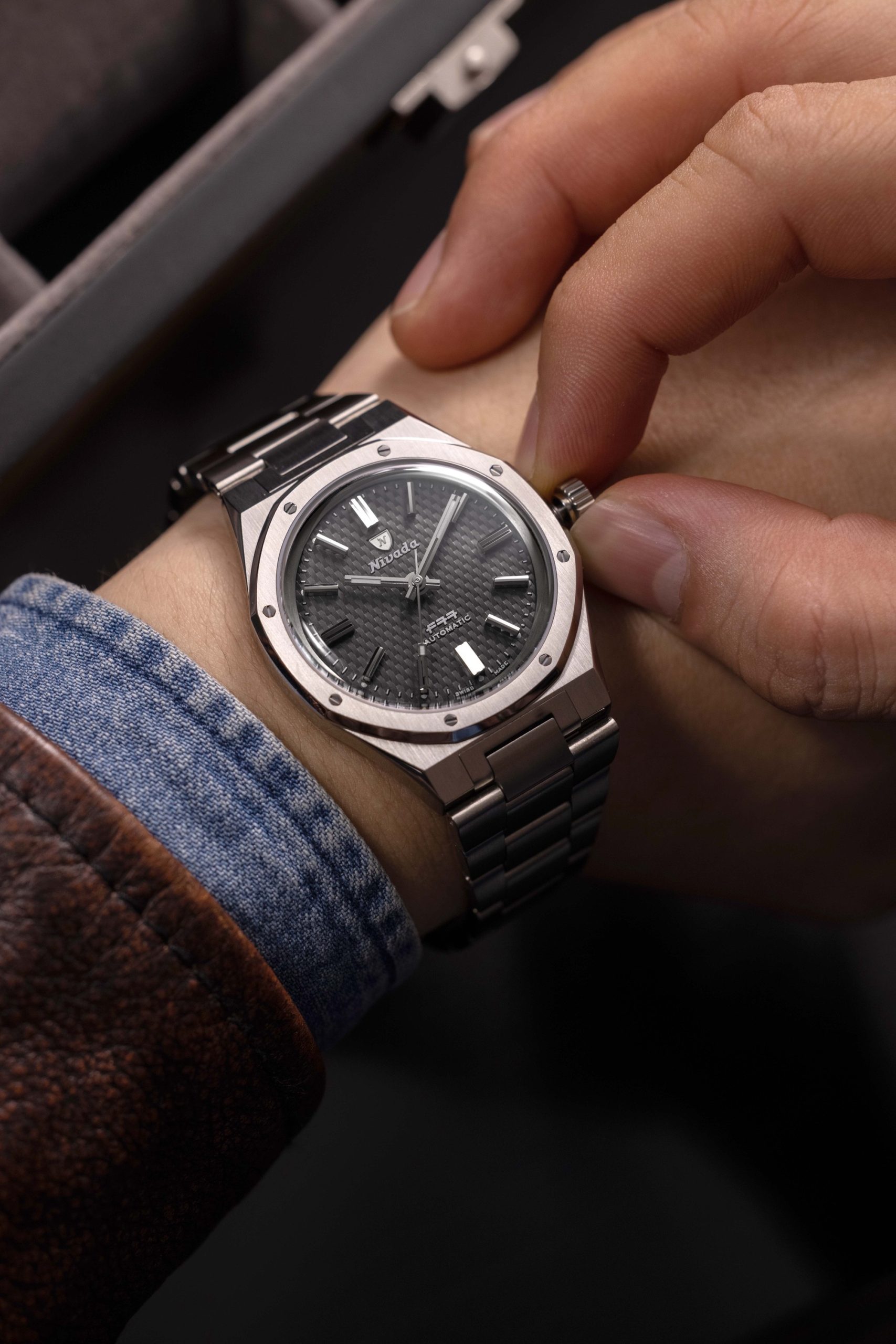 Nivada Grenchen F77 Titanium Anthracite