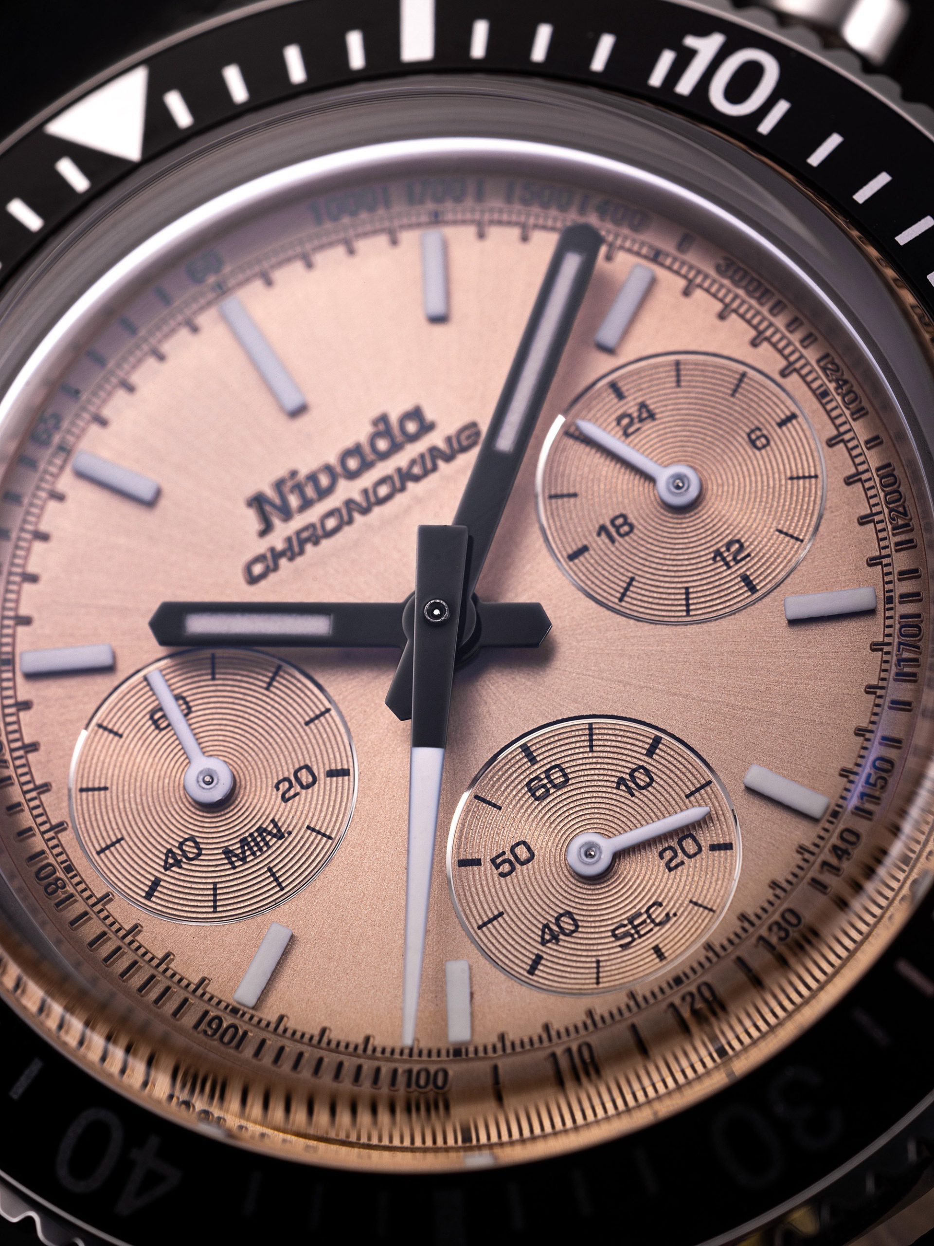 Nivada Grenchen Chronoking Mecaquartz Salmon
