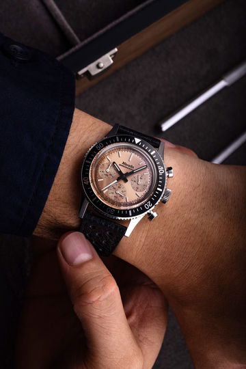 Nivada Grenchen Chronoking Mecaquartz Salmon