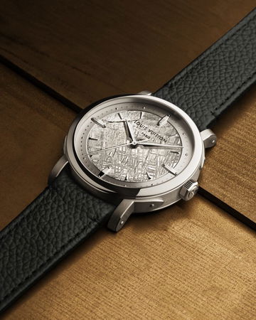 Louis Vuitton Escale 39 Platinum