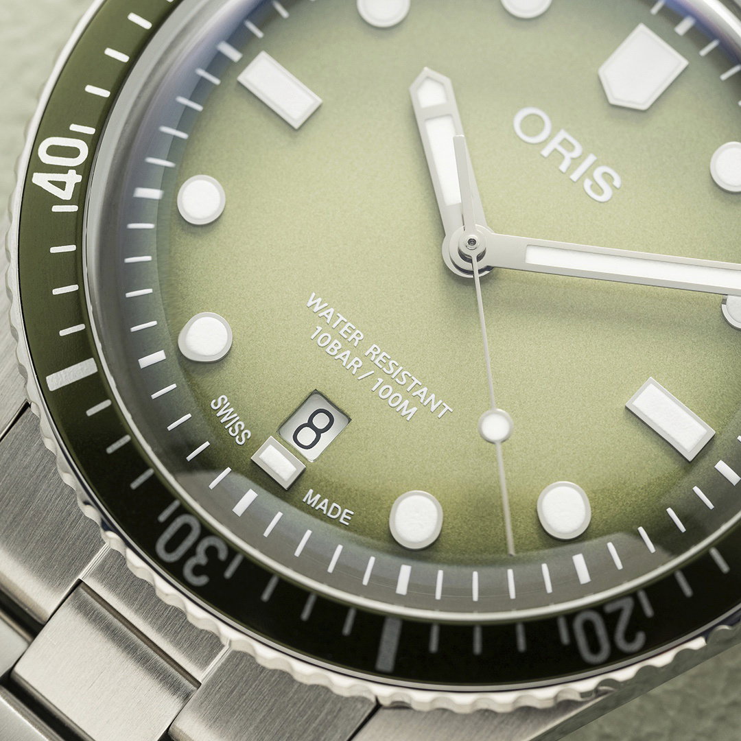 Divers Sixty-Five Date - Image 3