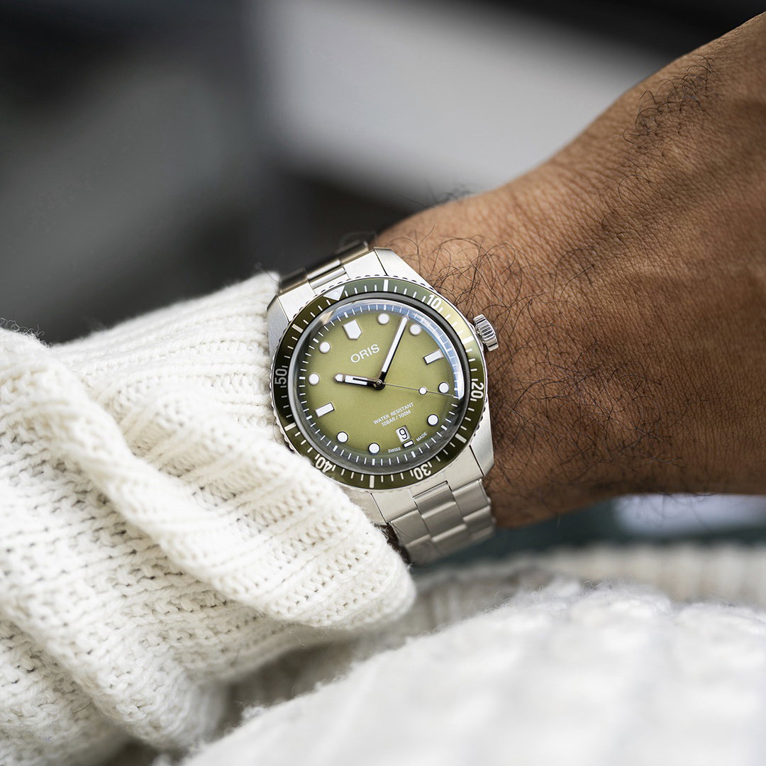 Divers Sixty-Five Date - Image 4