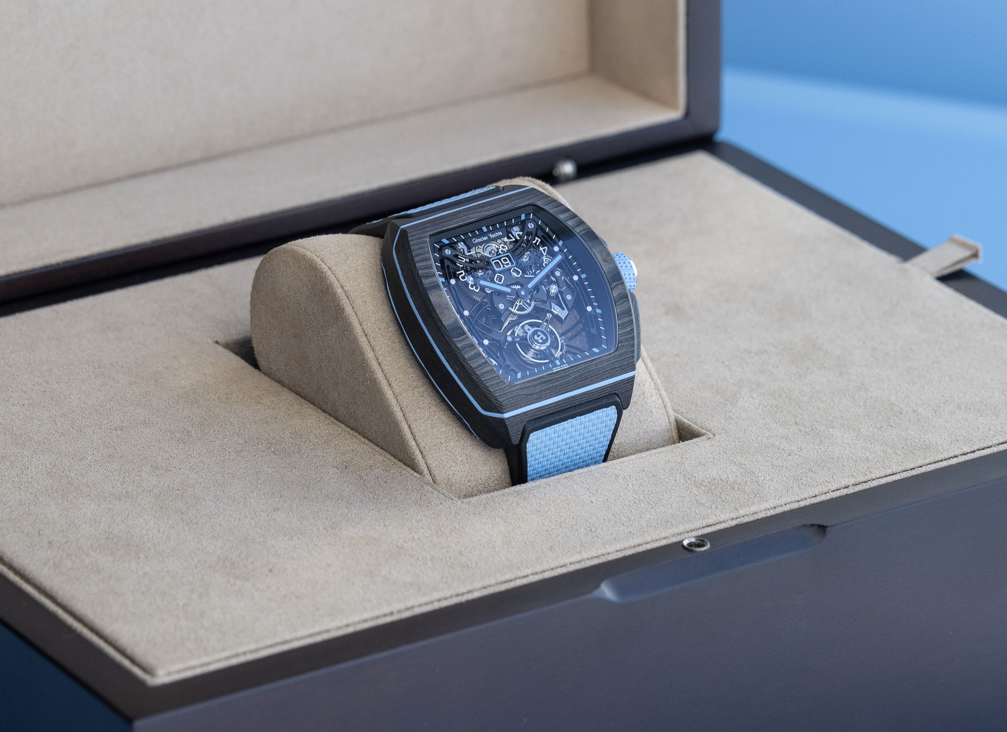 Bianchet Flying Tourbillon Grande Date B1.618 Carbon Sky Blue