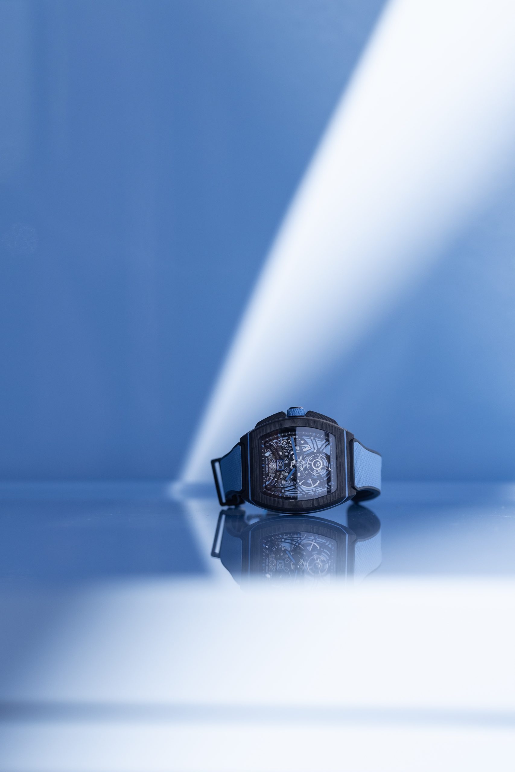 Bianchet Flying Tourbillon Grande Date B1.618 Carbon Sky Blue