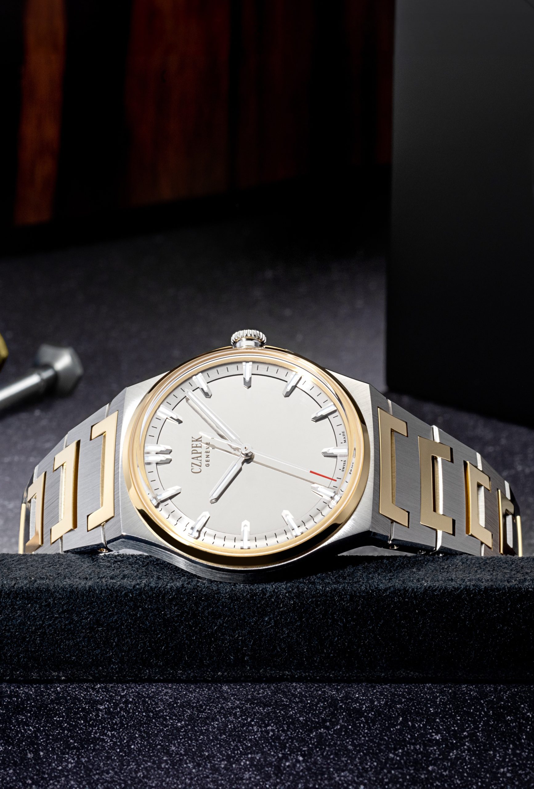 Antarctique S Mirrored Sincere Platinum Jubilee Edition - Image 6