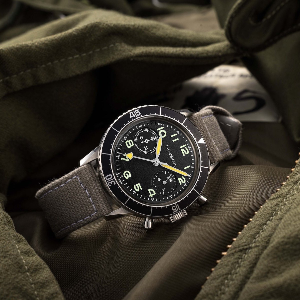 Praesidus Type H-75 - Light Gray Canvas