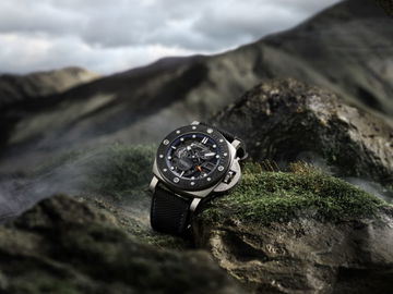 Panerai Submersible GMT Titanio Mike Horn Experience Edition