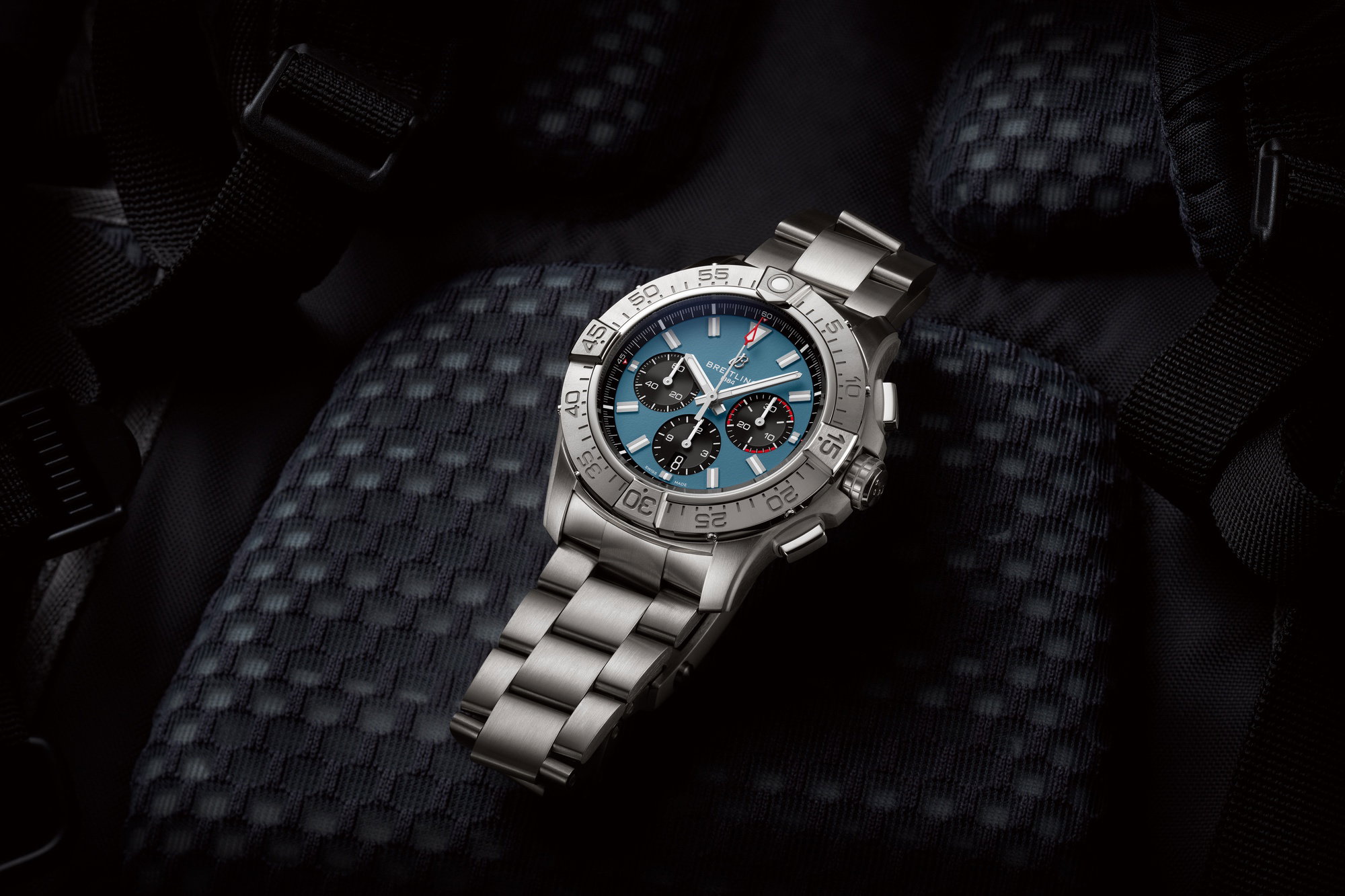 Super Avenger B01 Chronograph 46 - Image 2
