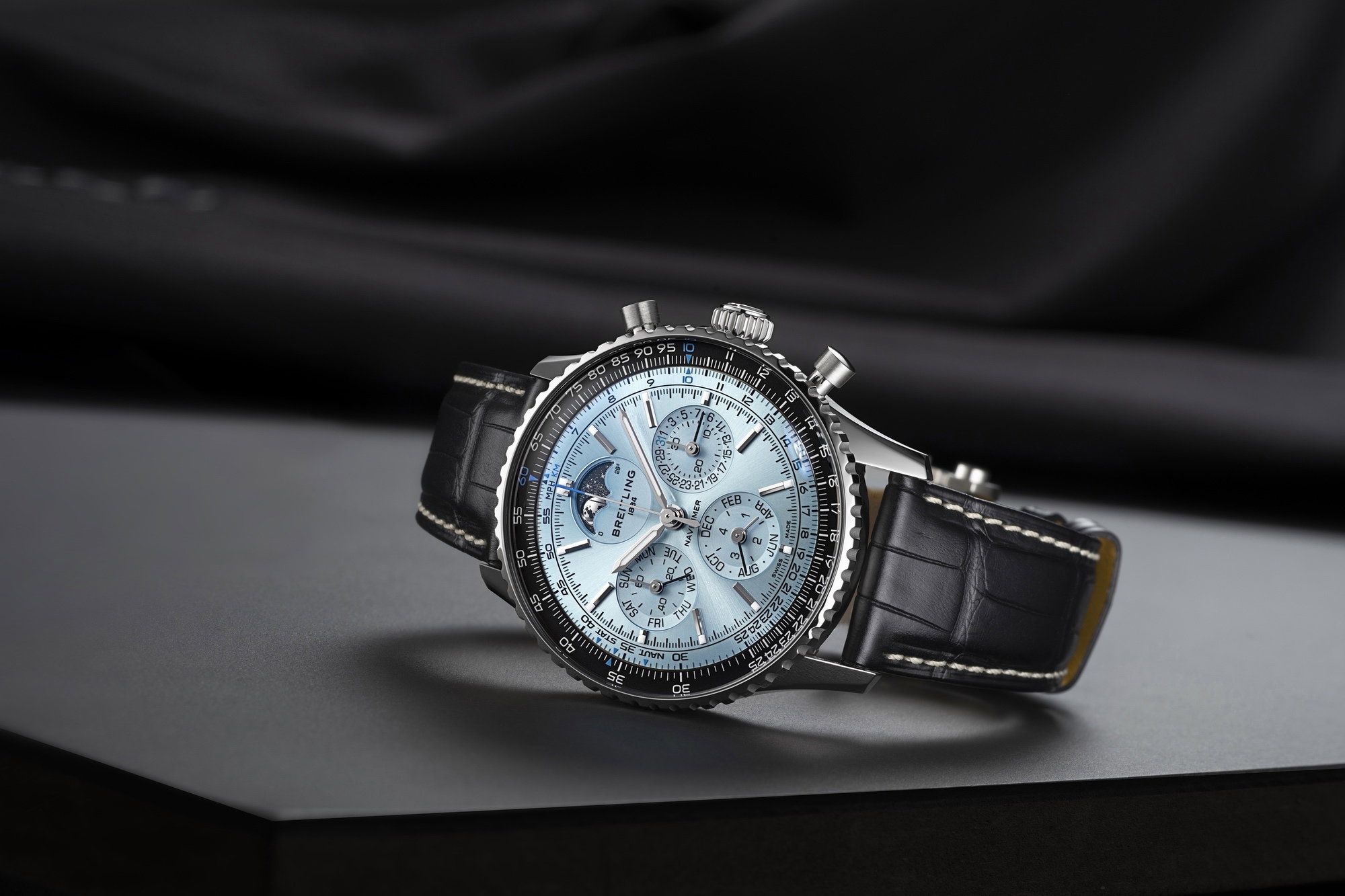 Navitimer B19 Chronograph 43 Perpetual Calendar - Image 8