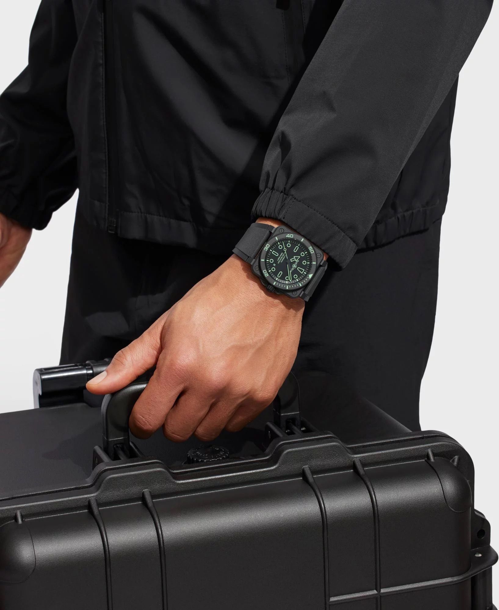 Bell &amp; Ross BR-03 Diver Lum Outline