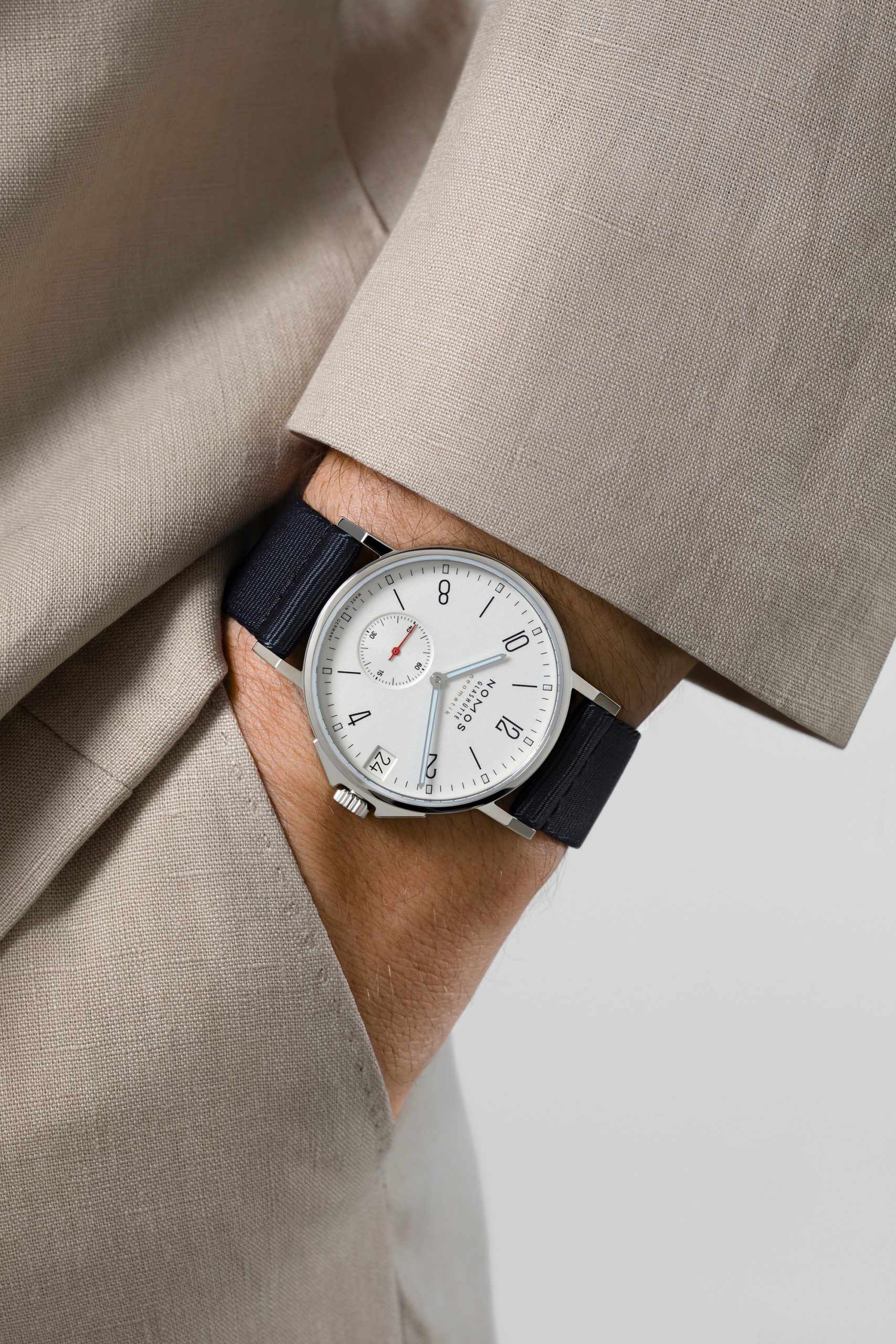 Nomos Glashütte Ahoi neomatik 38 Date