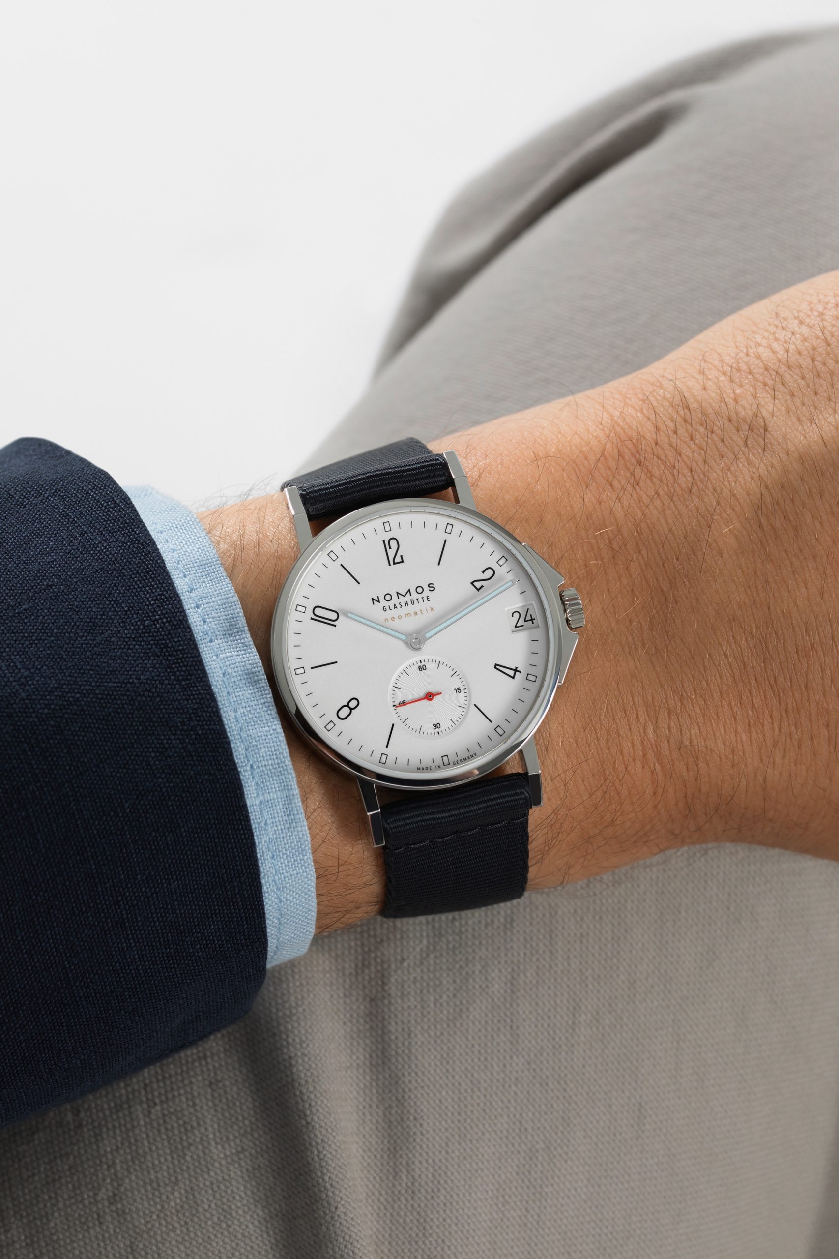 Nomos Glashütte Ahoi neomatik 38 Date