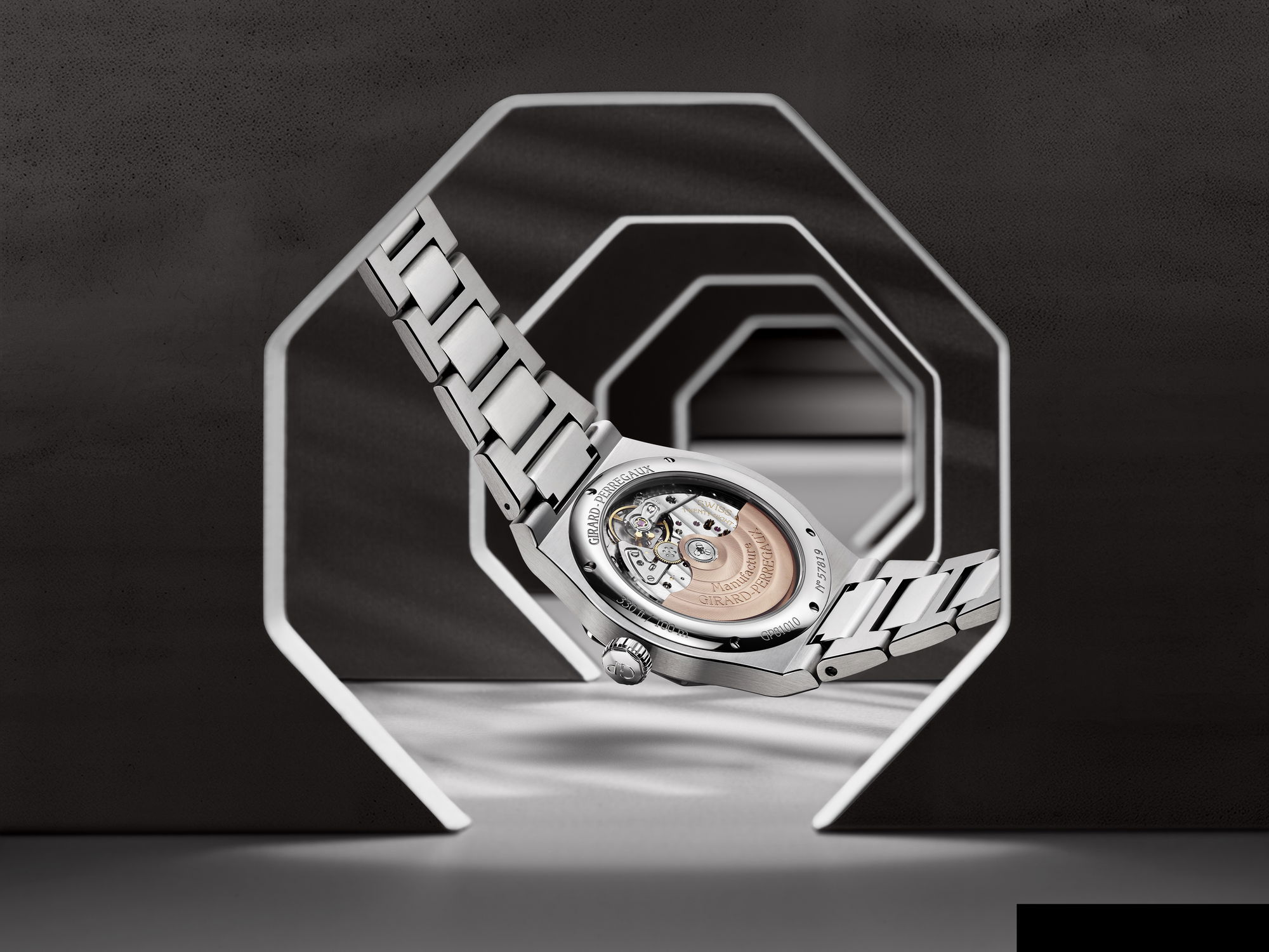 Girard-Perregaux Laureato 42