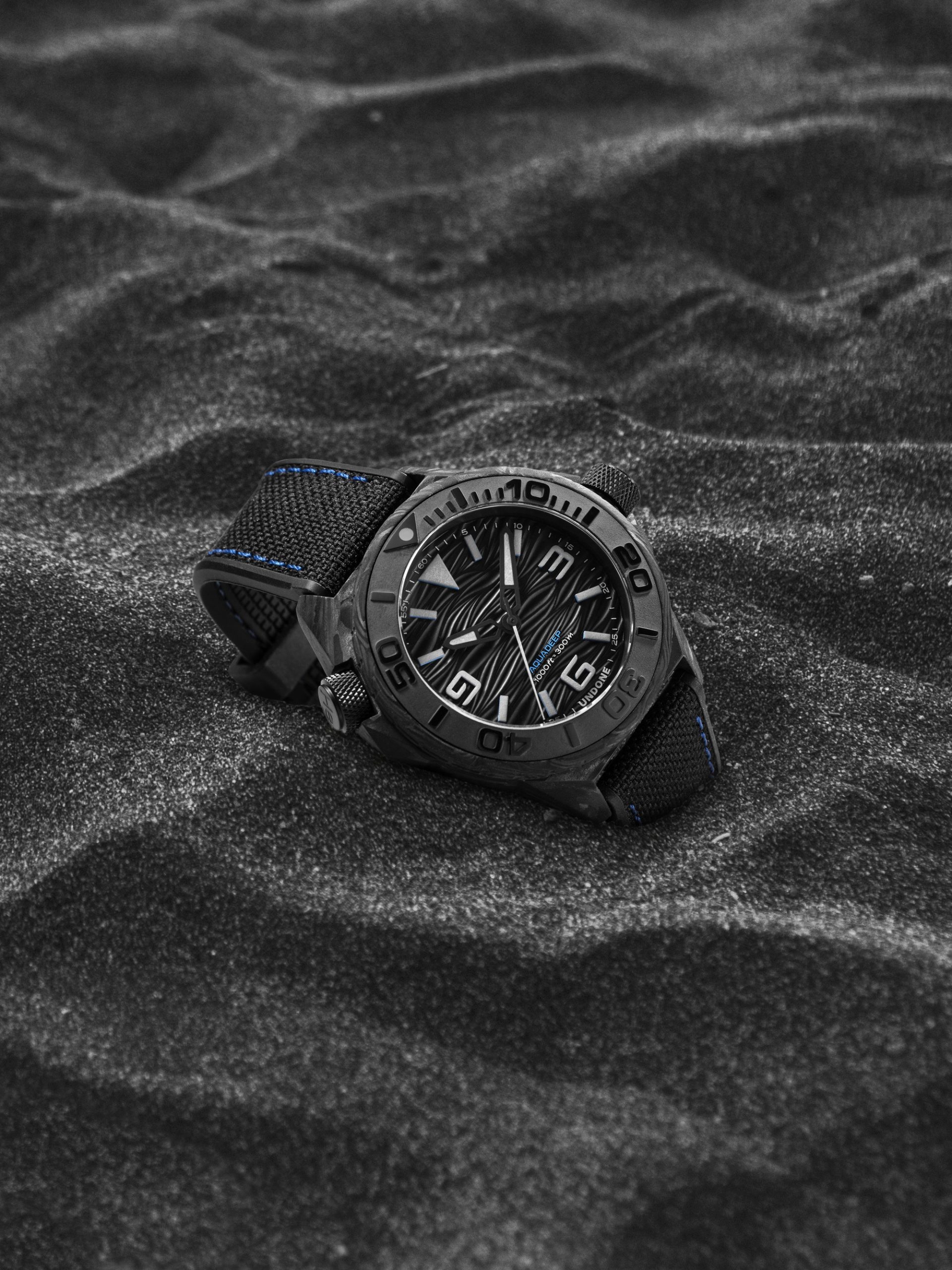 Undone Aqua Carbon Maggy