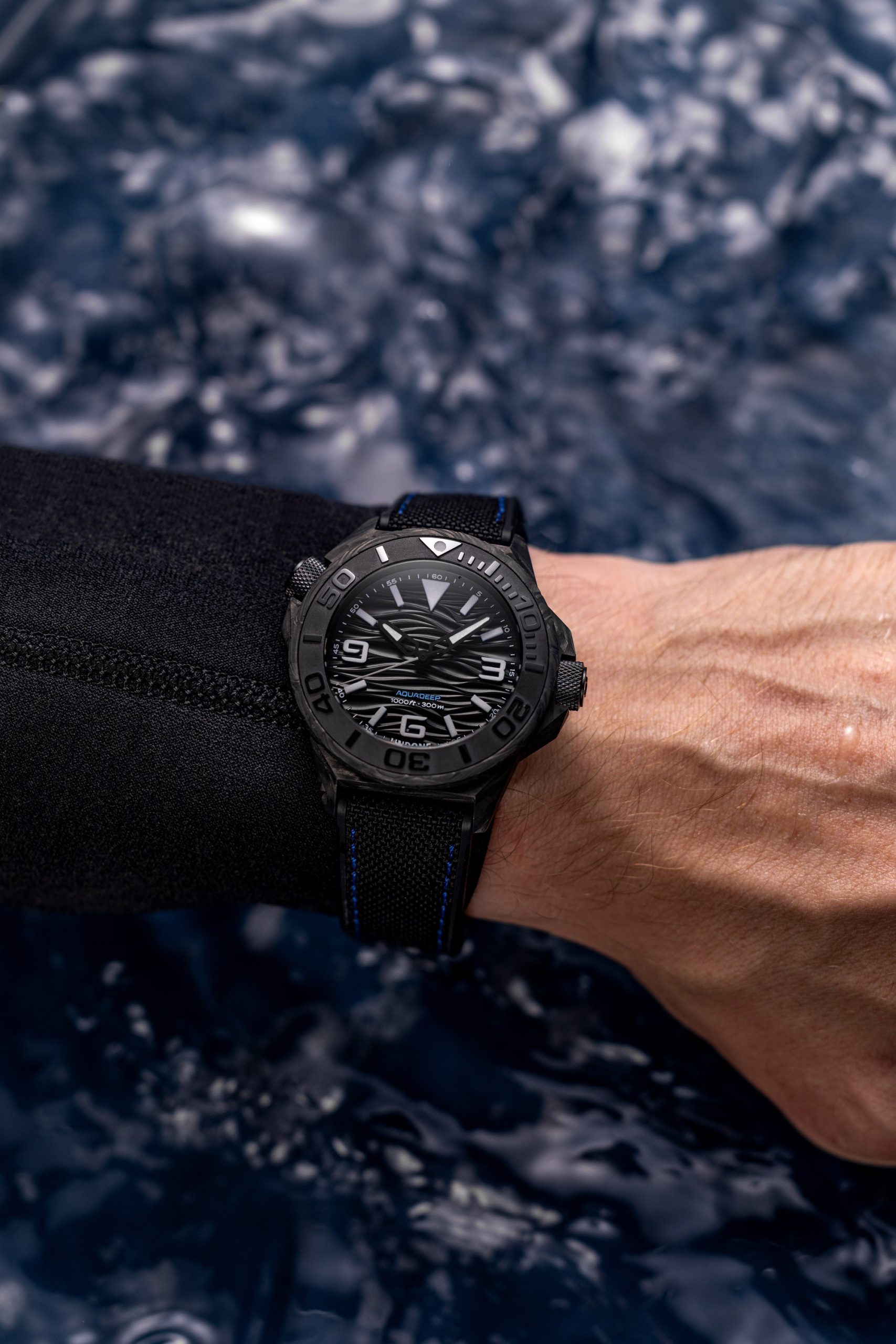 Undone Aqua Carbon Maggy