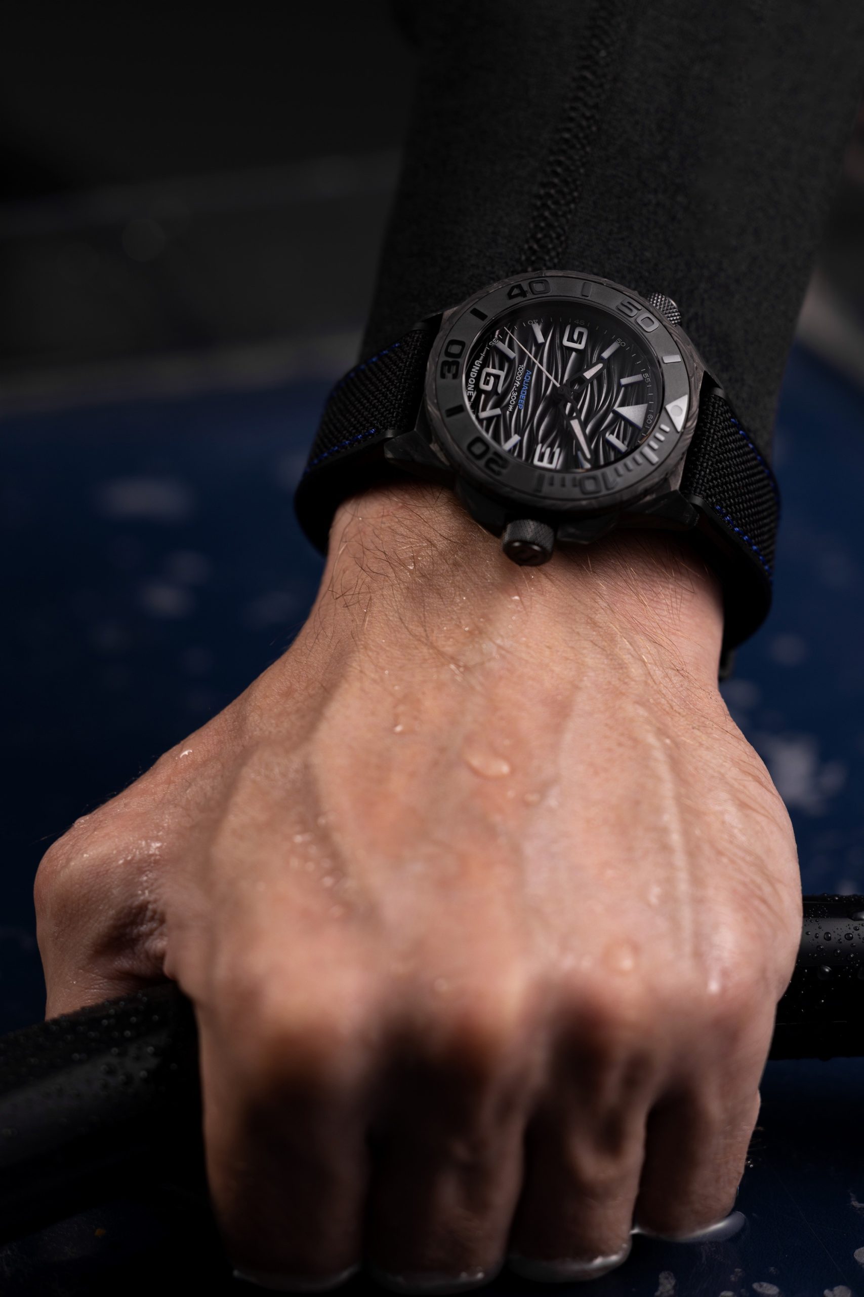 Undone Aqua Carbon Maggy