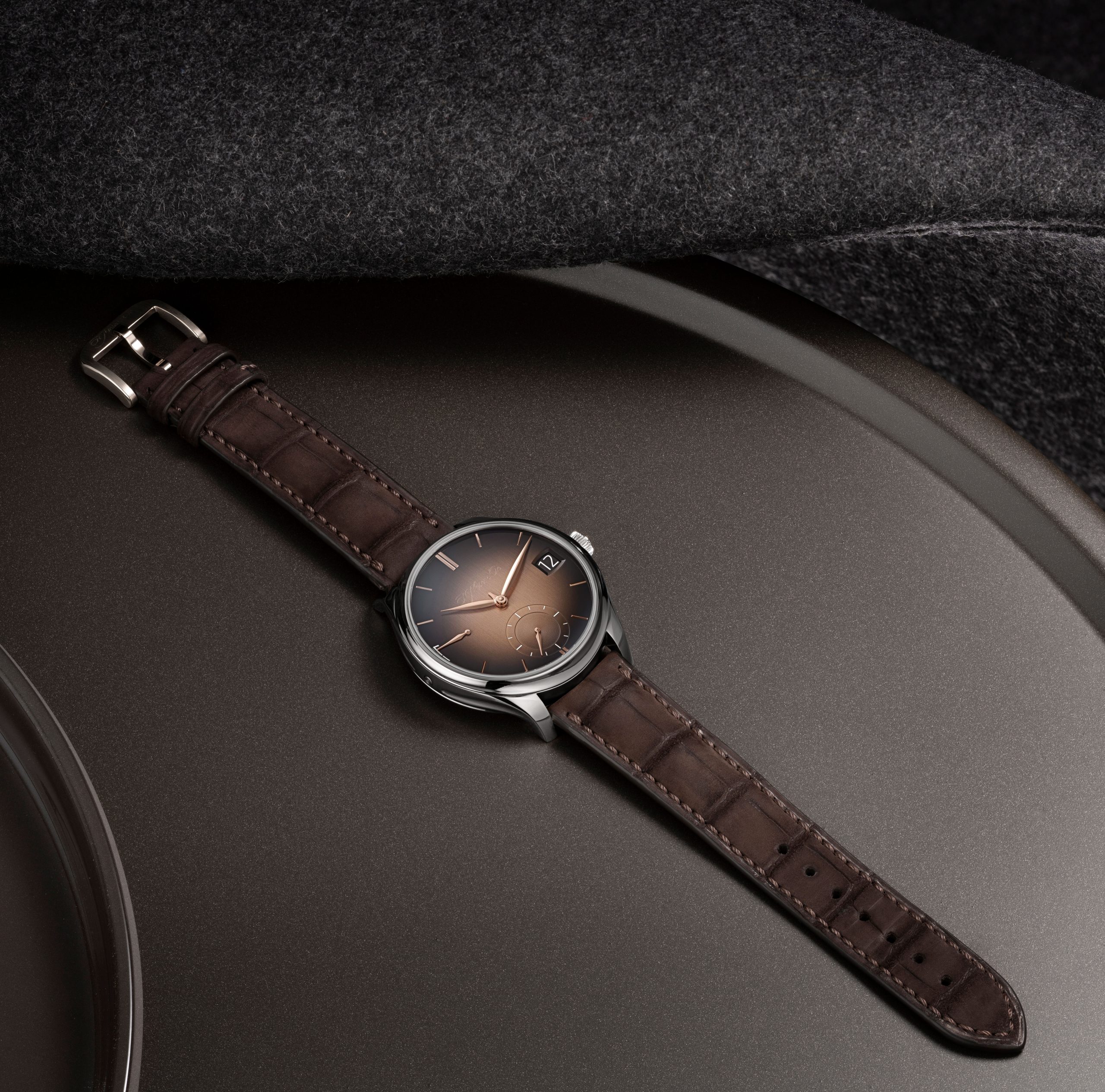 H. Moser &amp; Cie Endeavour Perpetual Calendar Smoked Salmon