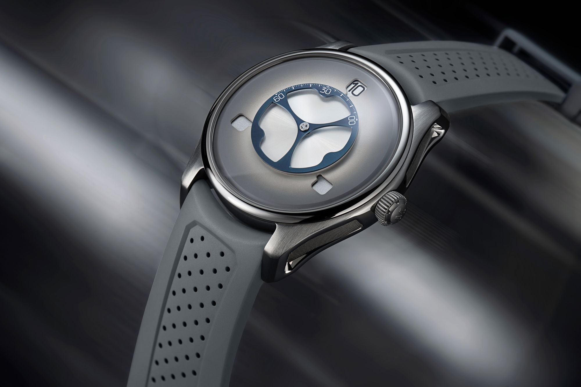 H. Moser &amp; Cie Pioneer Flying Hours White Fumé