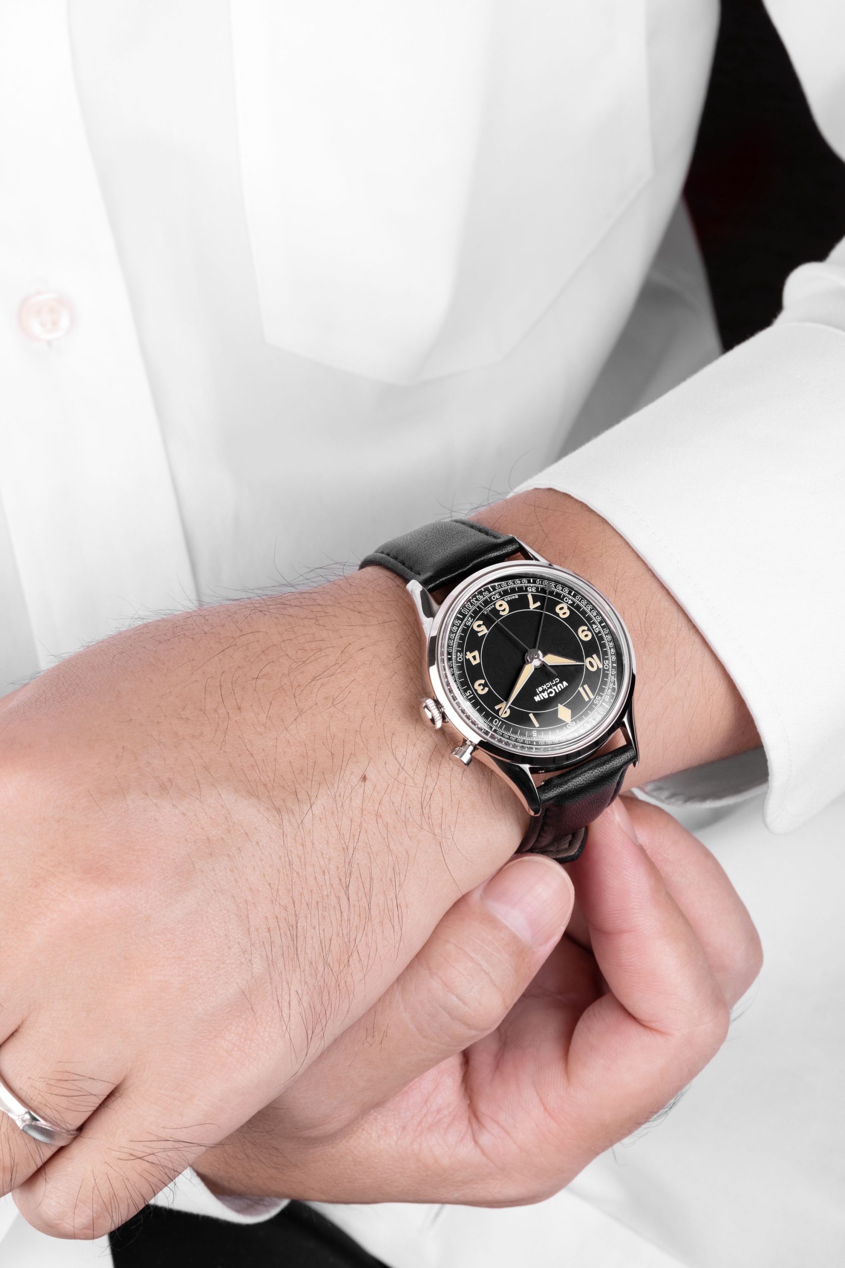 Vulcain Cricket Classique 36 Black &amp; White &amp; Blue