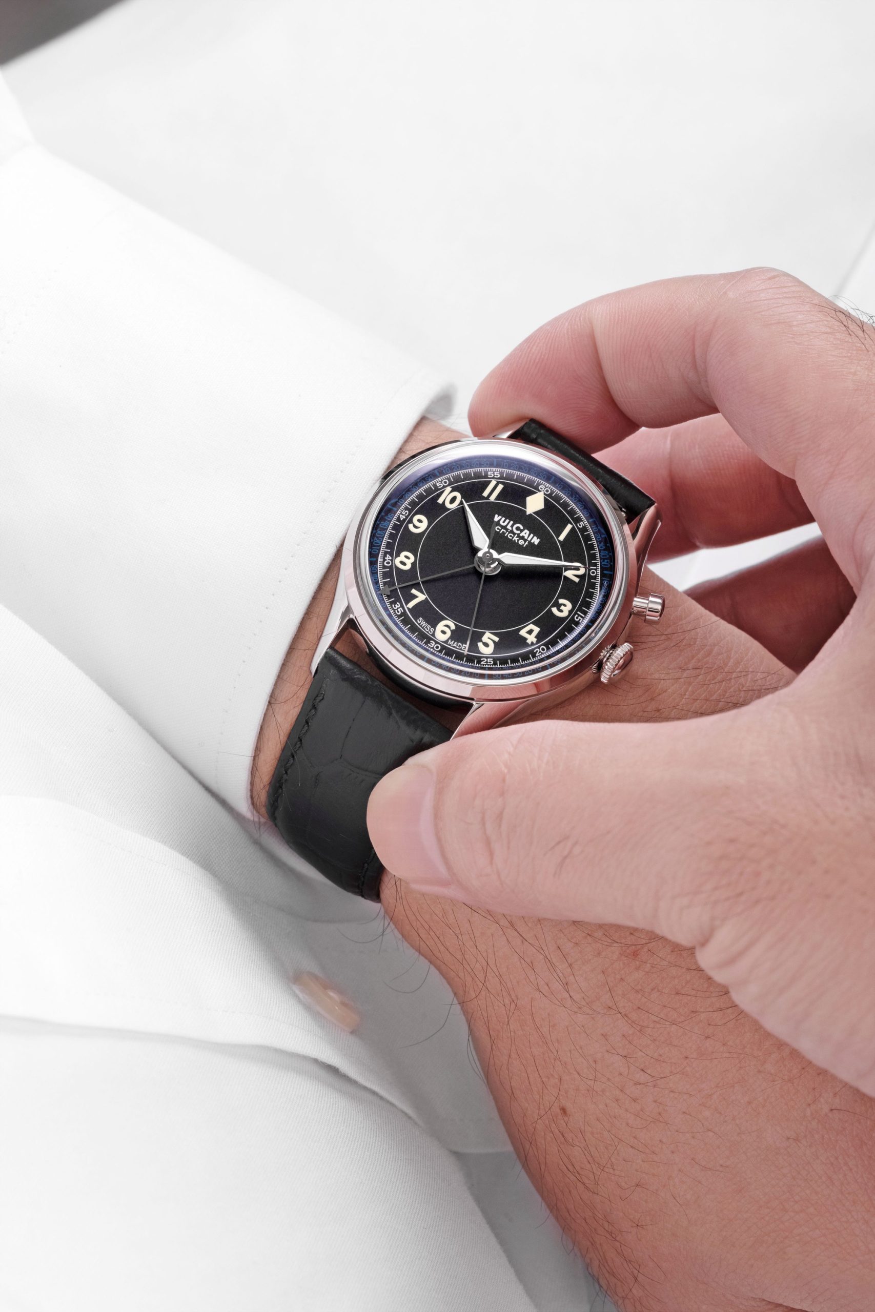 Vulcain Cricket Classique 36 Black &amp; White &amp; Blue