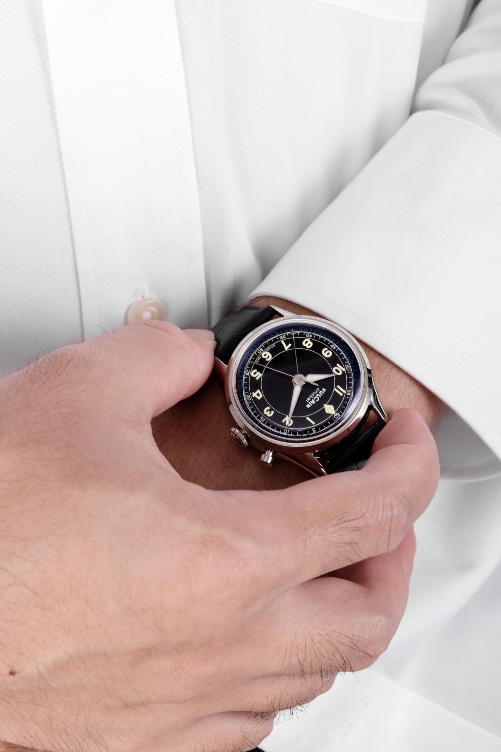 Vulcain Cricket Classique 36 Black &amp; White &amp; Blue