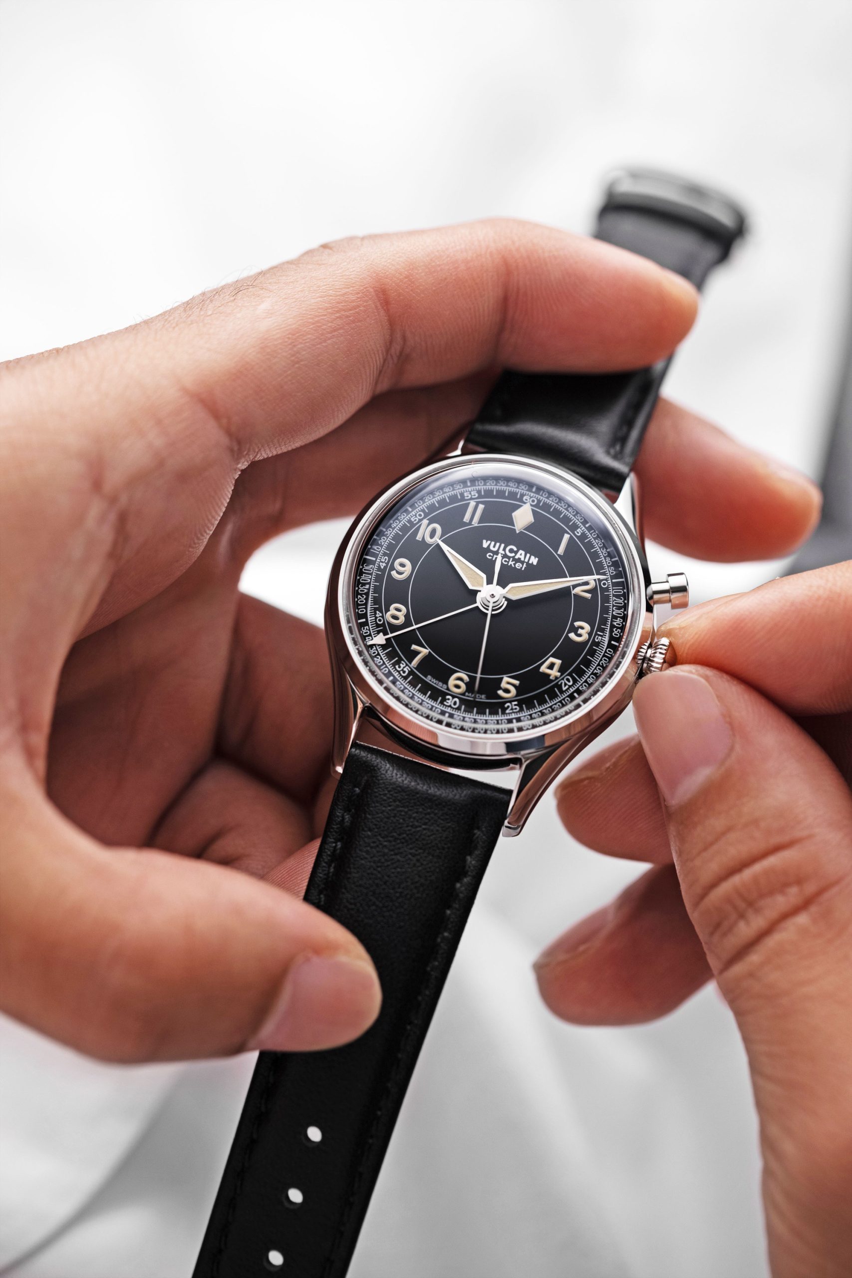 Vulcain Cricket Classique 39 Black &amp; White &amp; Blue