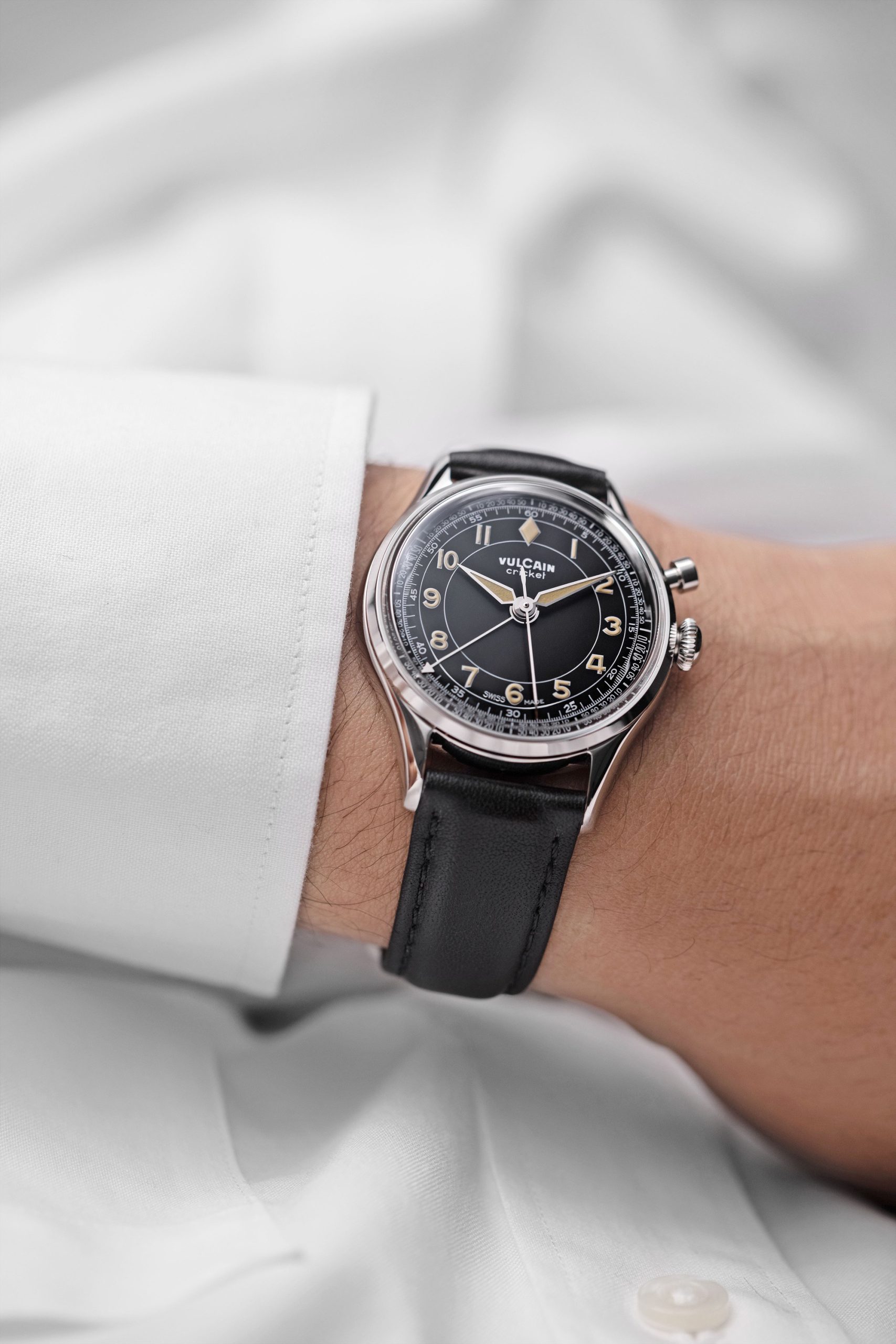 Vulcain Cricket Classique 39 Black &amp; White &amp; Blue