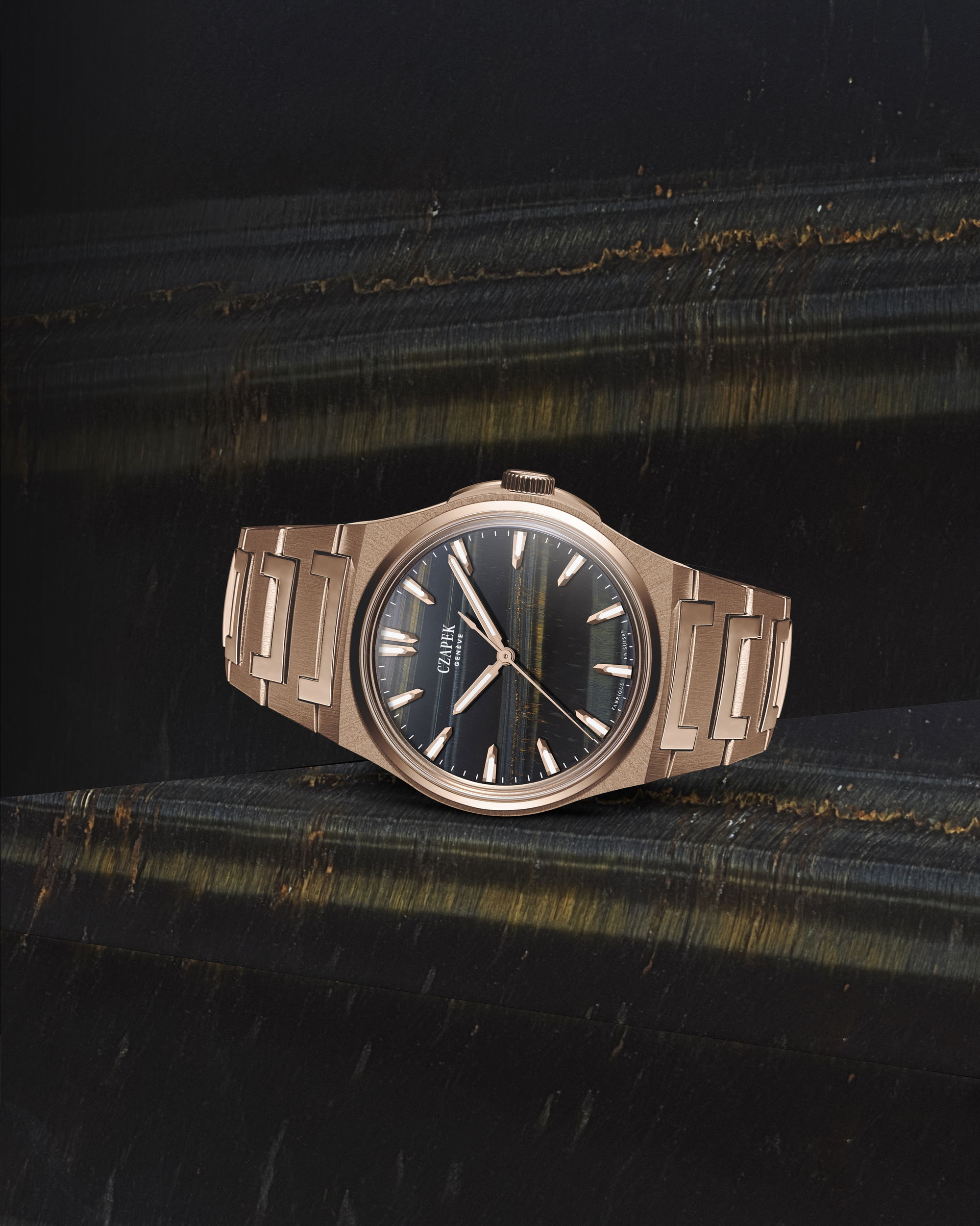 Czapek Antarctique Mount Erebus Falcon Eye