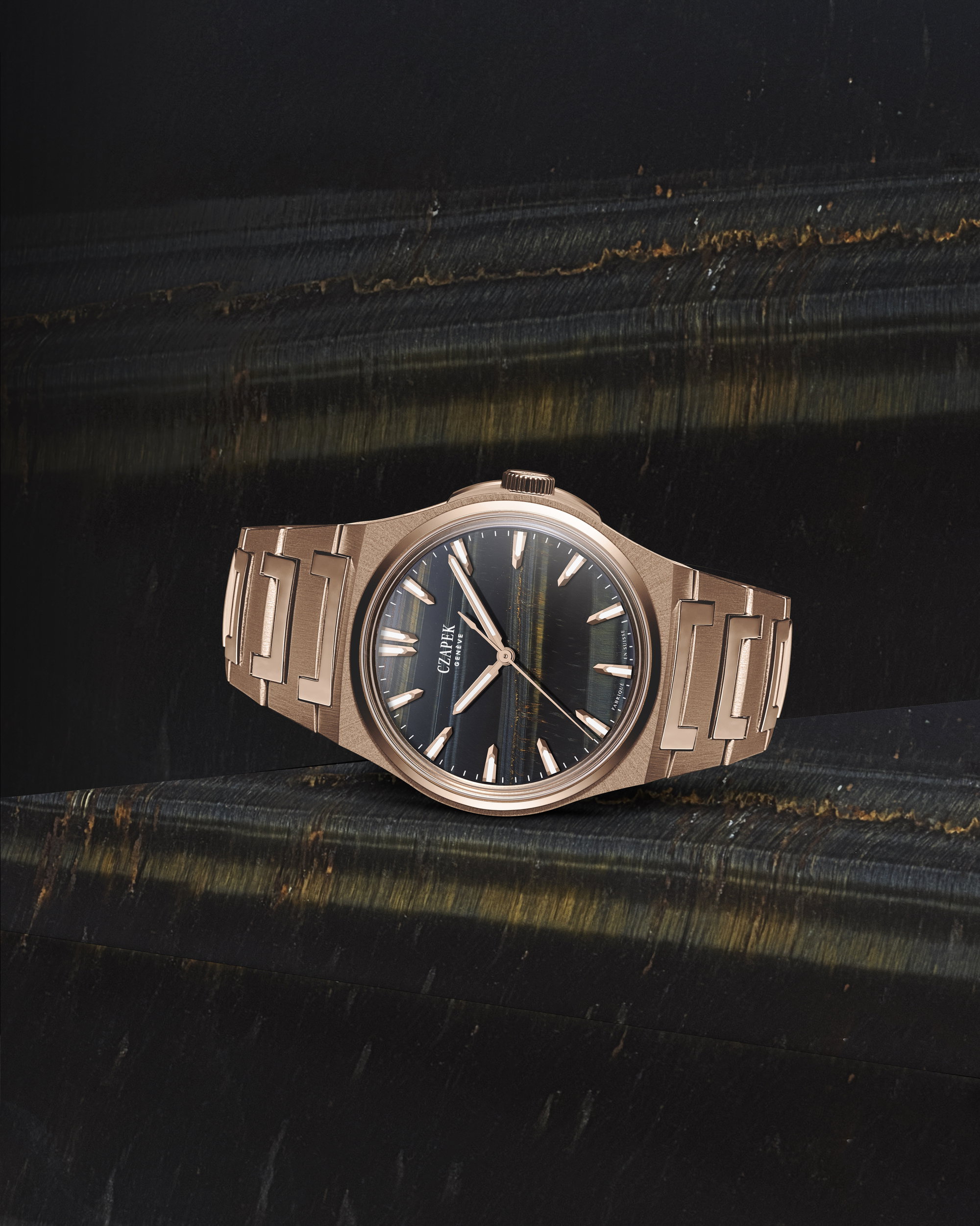 Czapek Antarctique Mount Erebus Falcon Eye