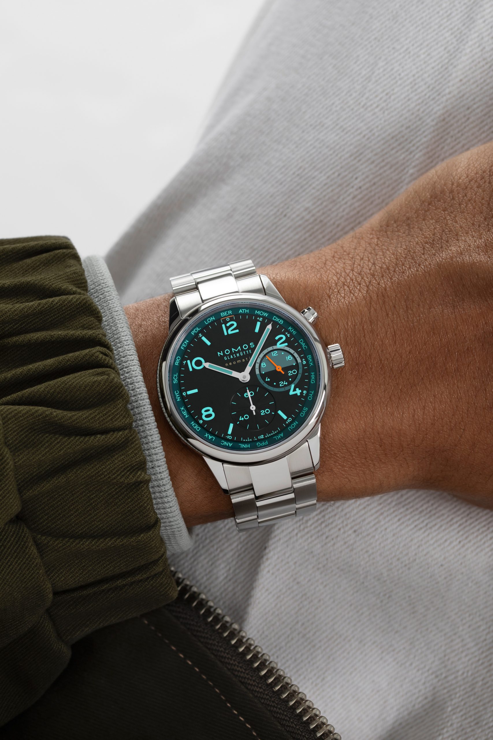 Nomos Glashütte Club Sport neomatik Worldtimer Trace