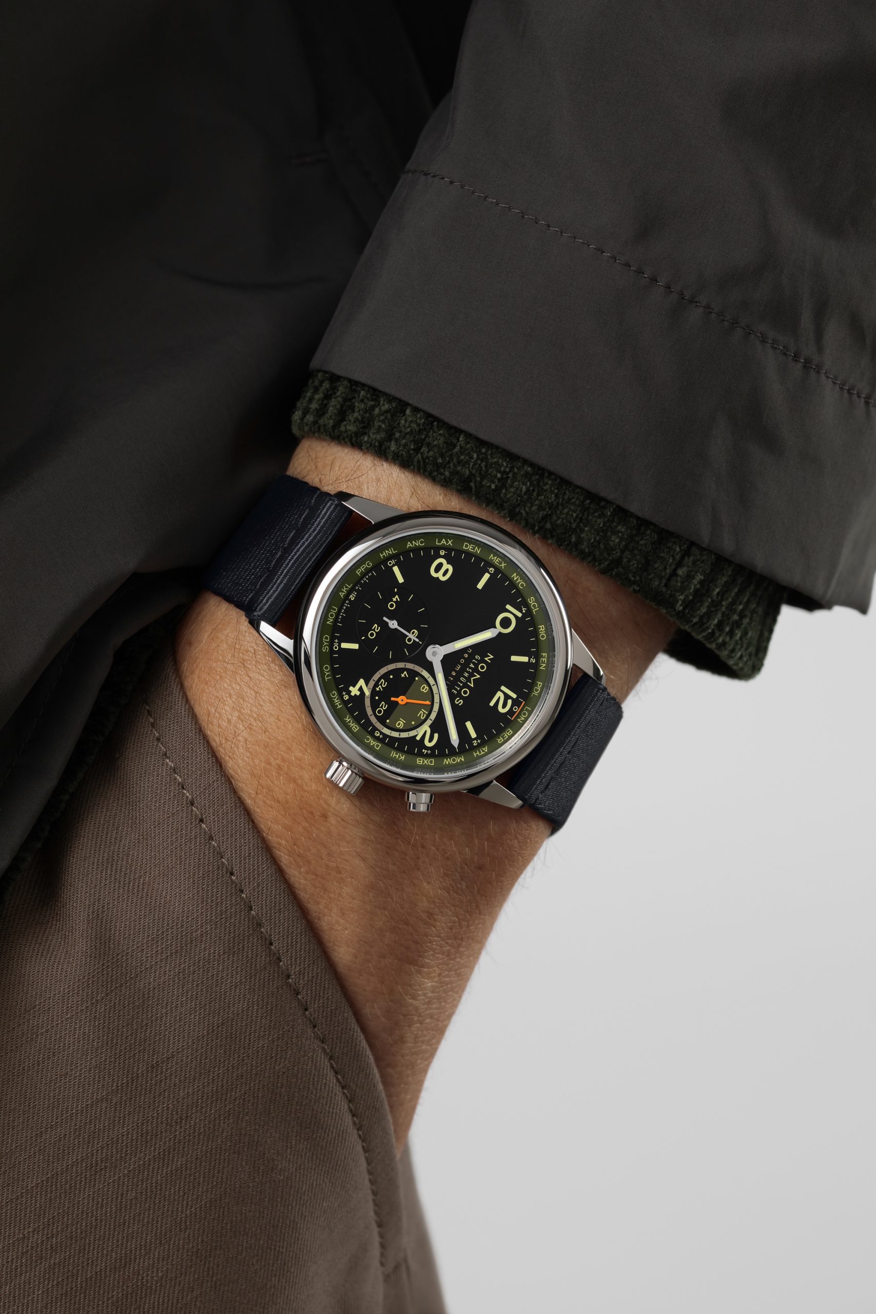 Nomos Glashütte Club Sport neomatik Worldtimer Vector