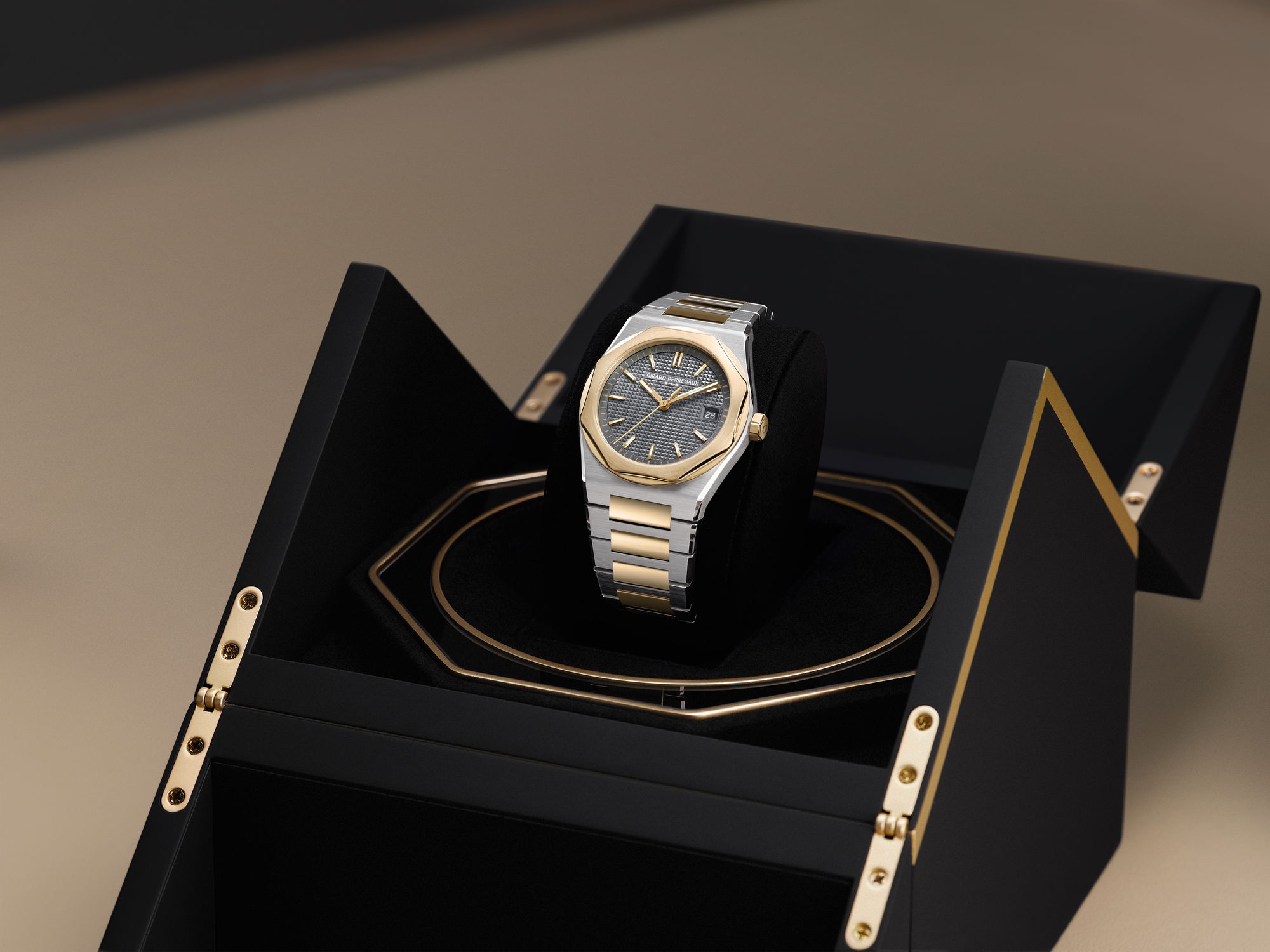 Girard-Perregaux Laureato FIFTY