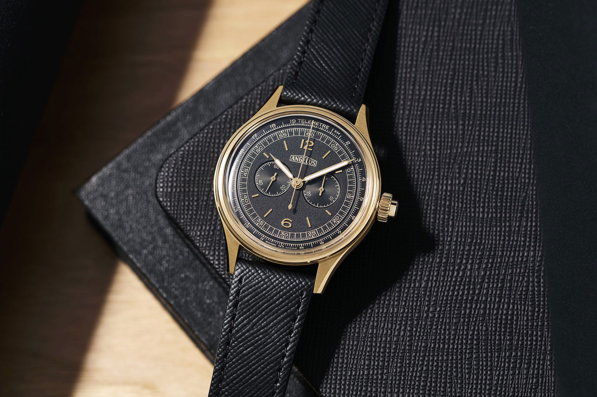 Angelus Chronographe Télémètre x Massena LAB