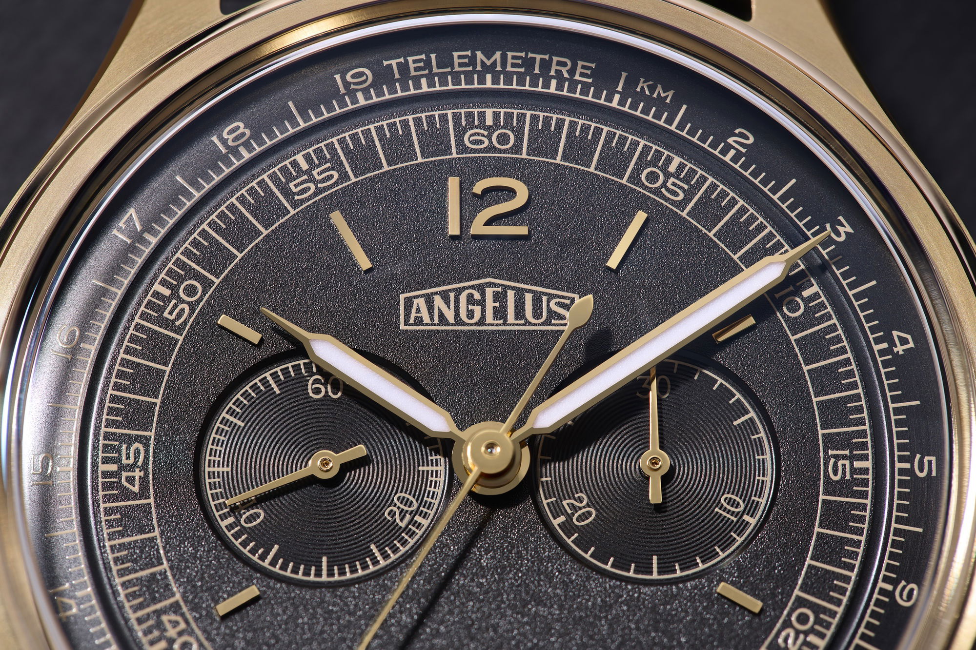 Angelus Chronographe Télémètre x Massena LAB