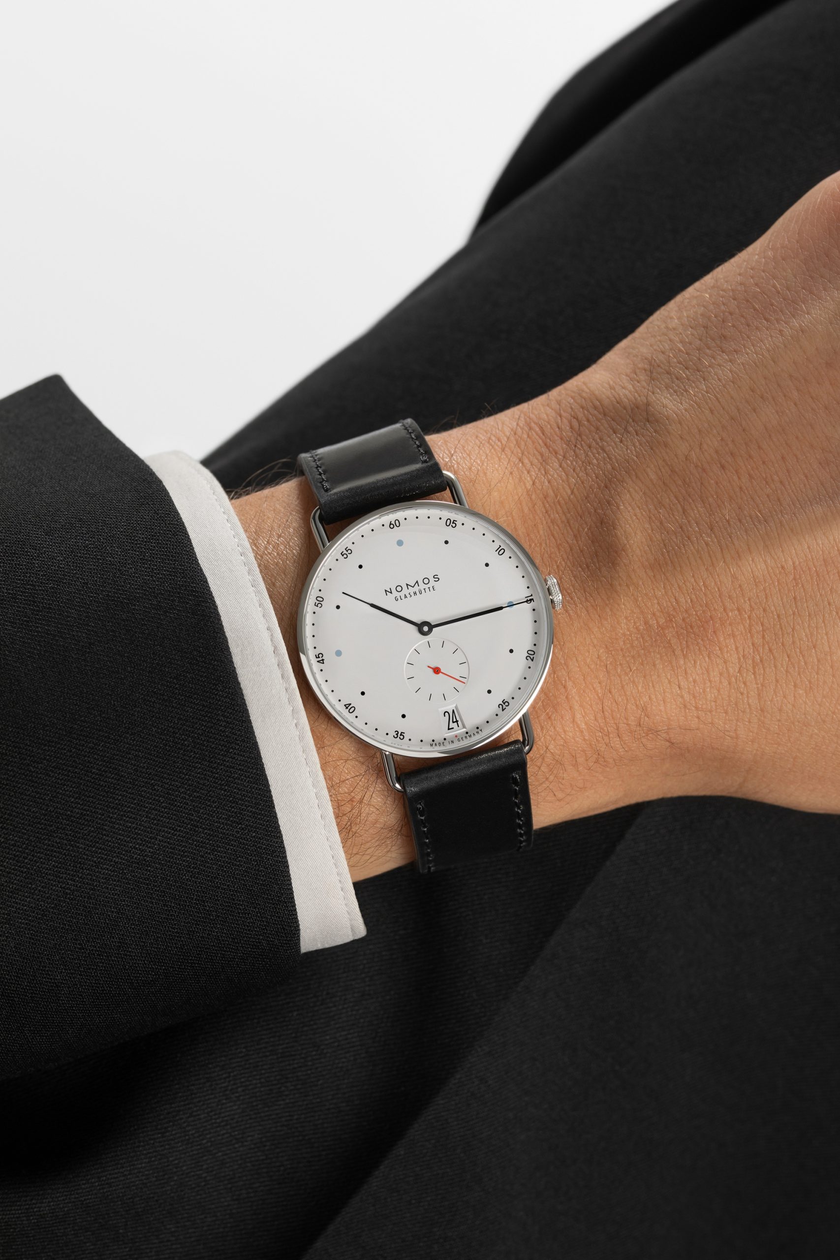 Nomos Glashütte Metro date 38