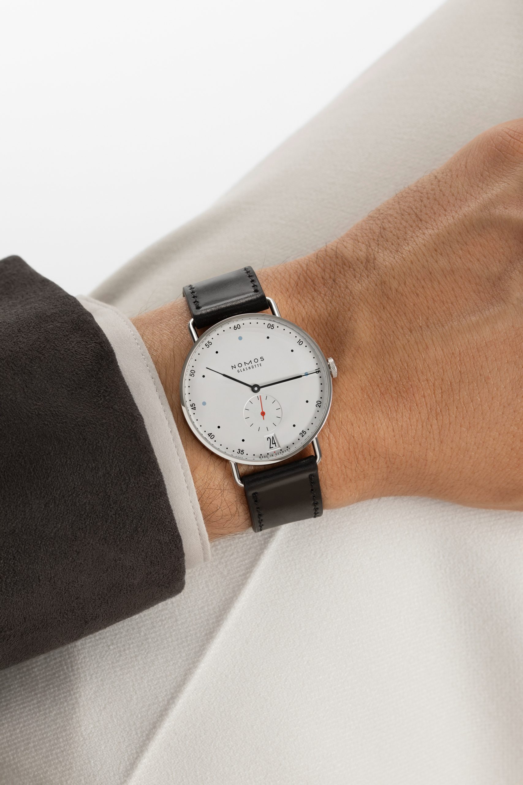 Nomos Glashütte Metro 38 date