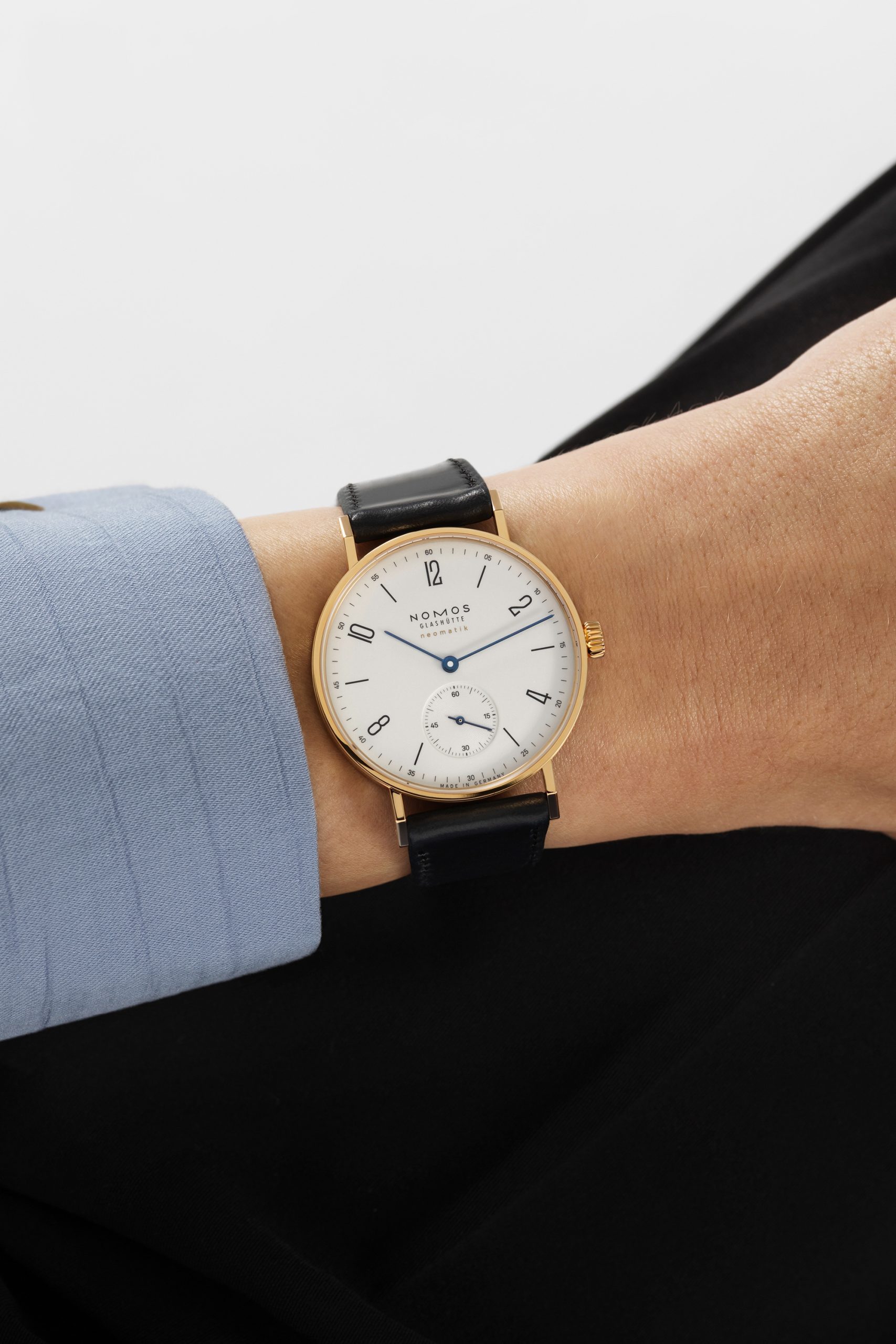 Nomos Glashütte Tangente gold neomatik