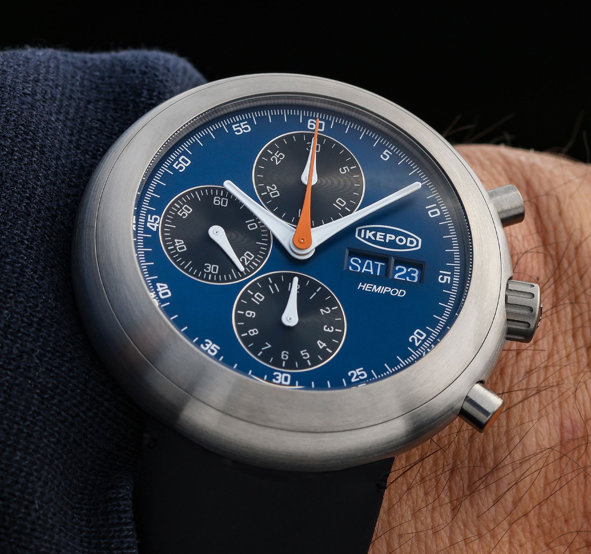 Ikepod Hemipod HE10 Day Date Blue