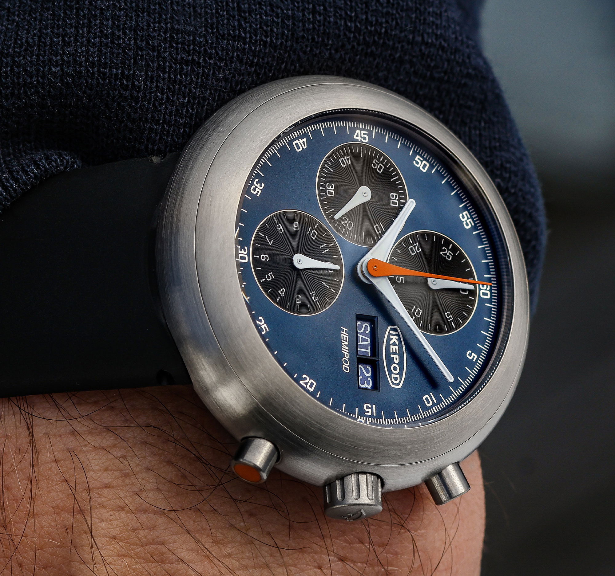 Ikepod Hemipod HE10 Day Date Blue