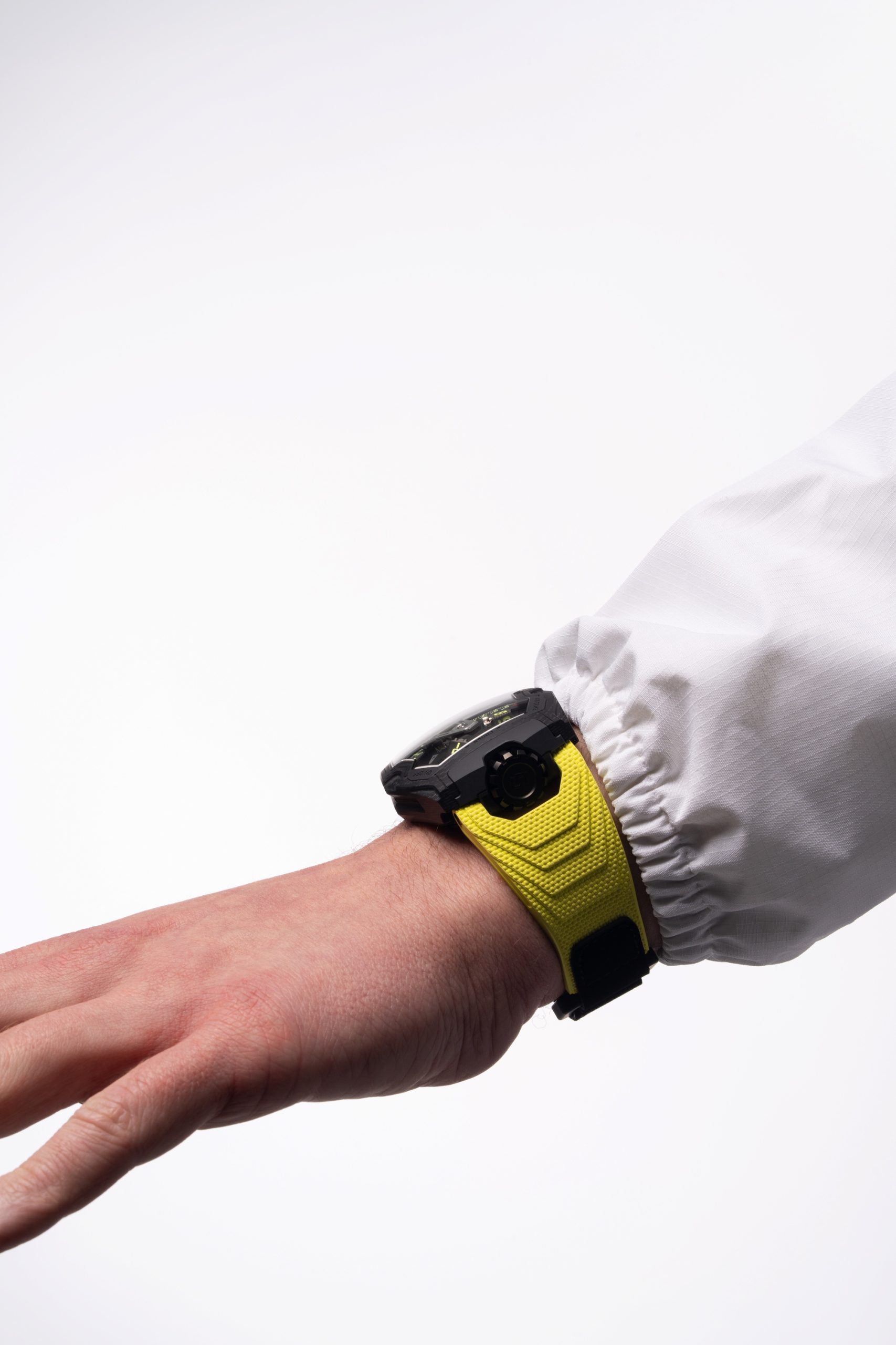 Urwerk UR-230 Black Star