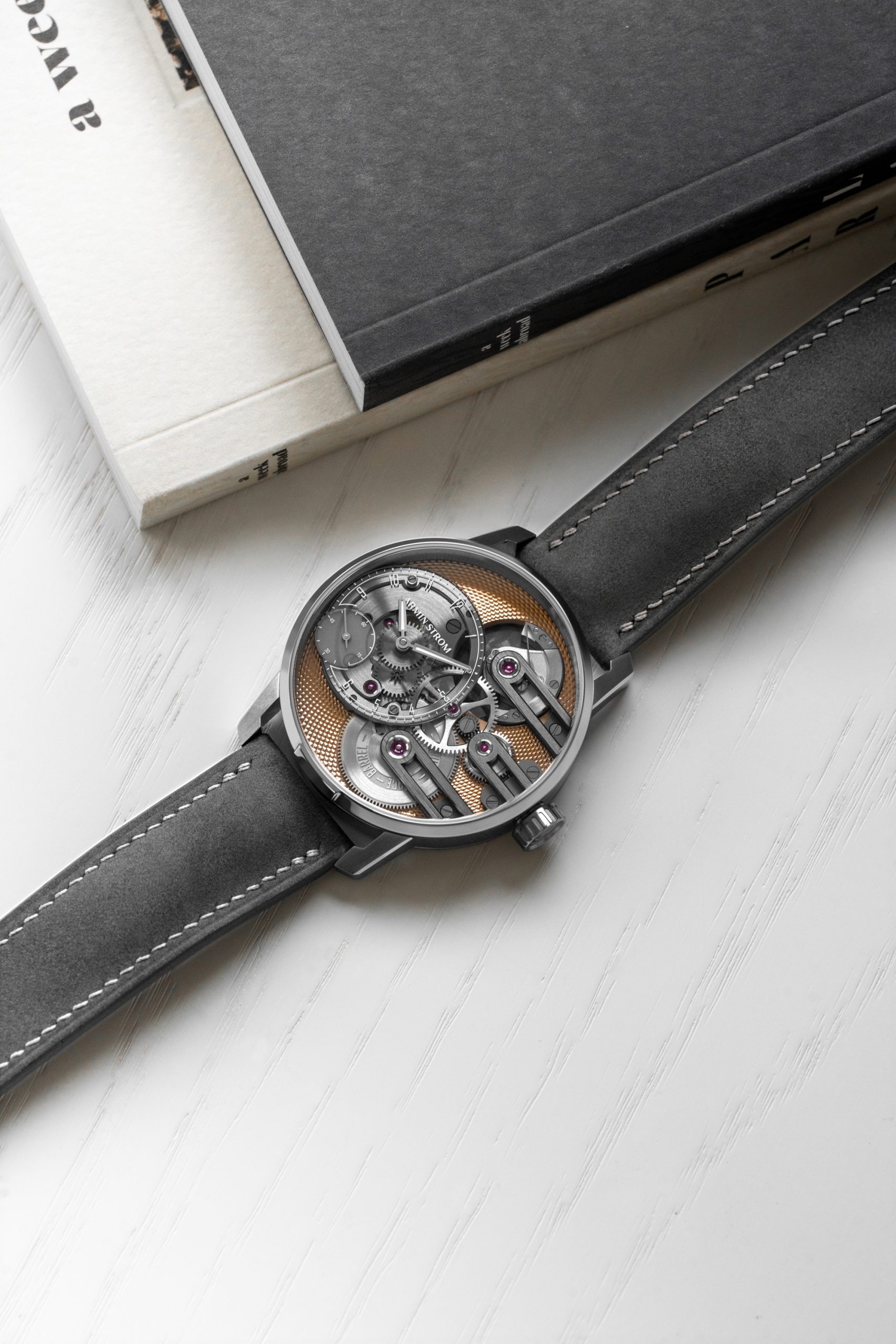 Armin Strom Gravity Equal Force Ultimate Sapphire Salmon