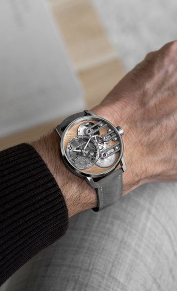 Armin Strom Gravity Equal Force Ultimate Sapphire Salmon