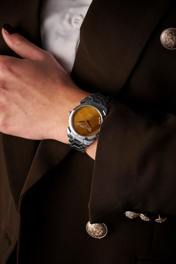 Cuervo y Sobrinos Historiador Primera Dama Tiger Eye