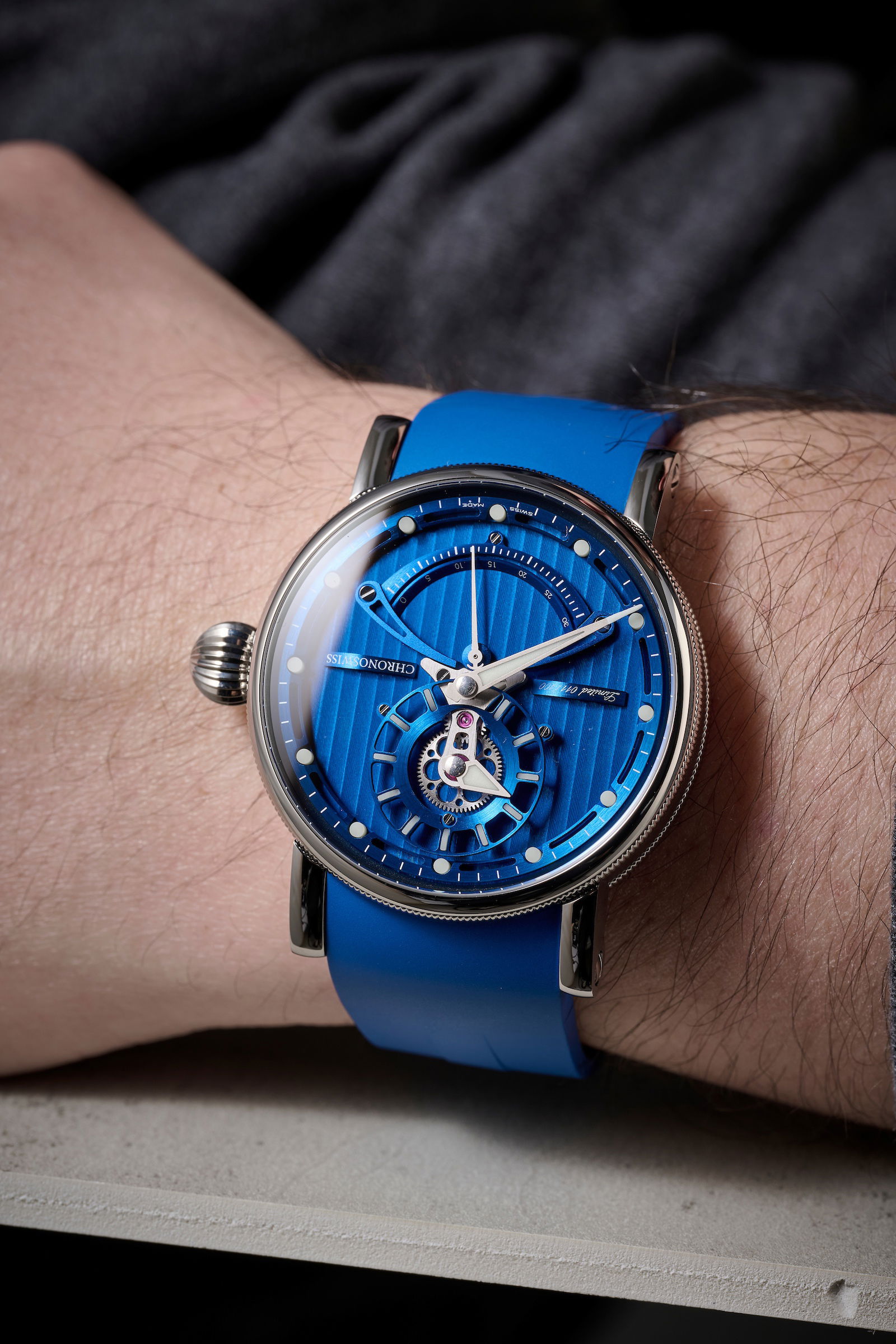 Chronoswiss ReSec Vertical Blue Manufacture