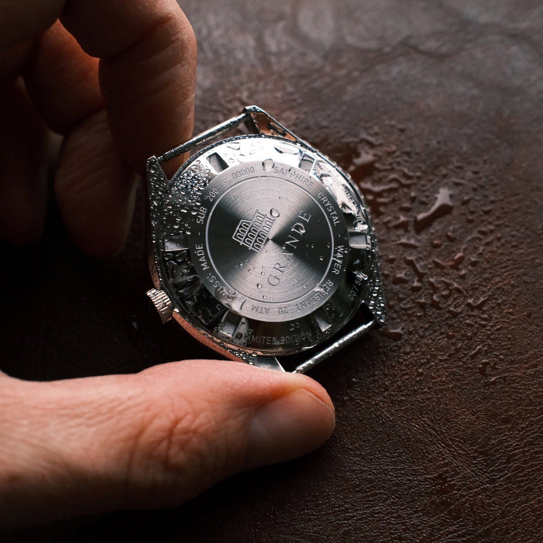Doxa SUB 200 Grande Roma - 799.10.321.10-SE16 - 1,720 USD – The